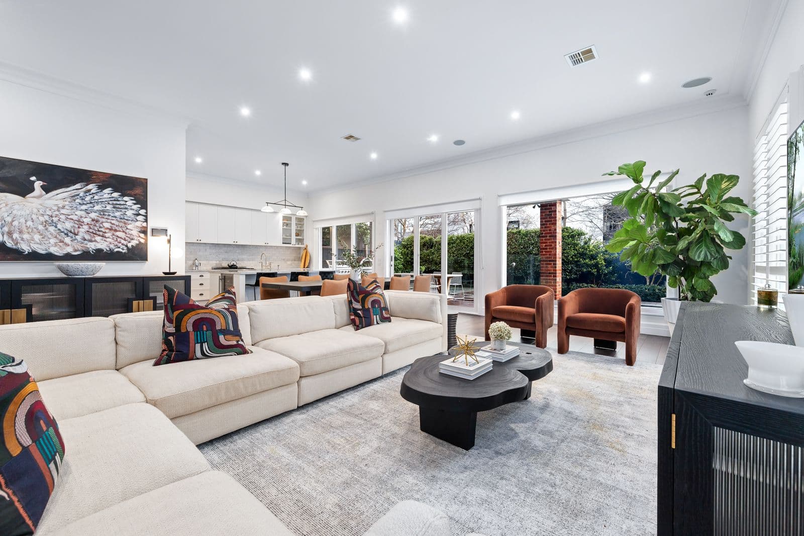 2 Aisbett Avenue, Camberwell VIC 3124, Camberwell - Thumbnail 2