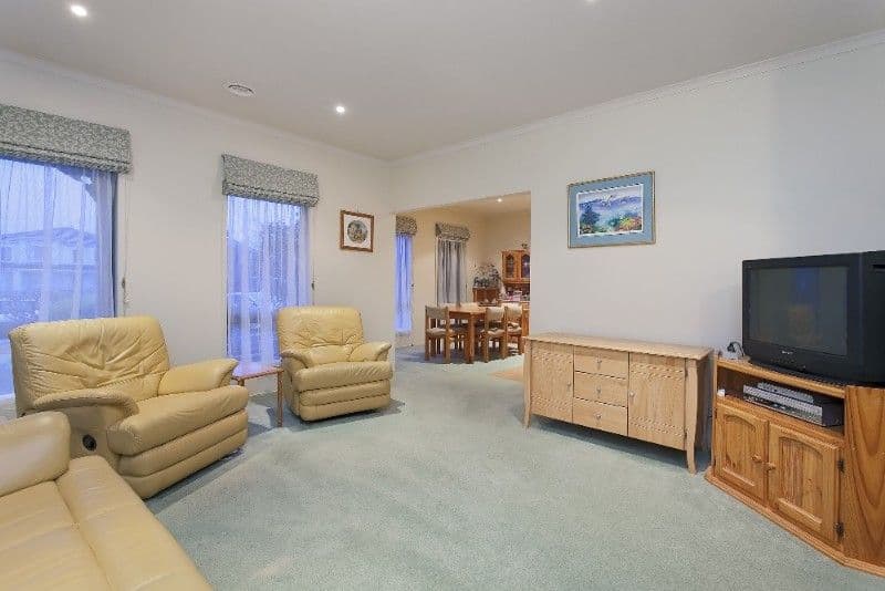 20 Garland Rise, ROWVILLE VIC 3178, Rowville - Thumbnail 2