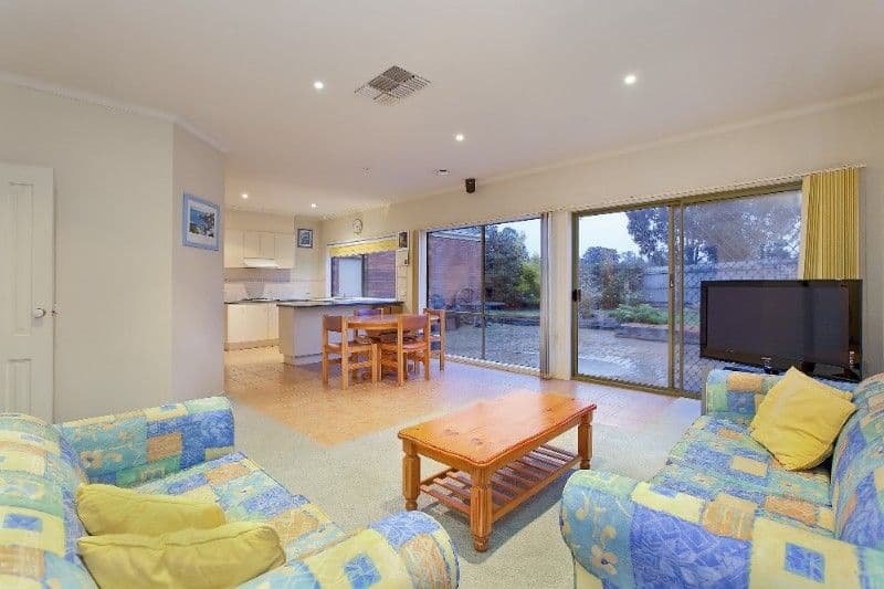 20 Garland Rise, ROWVILLE VIC 3178, Rowville - Thumbnail 3