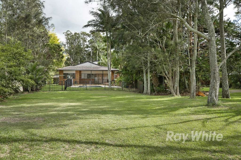 97 Dandaraga Road, Brightwaters - Thumbnail 2