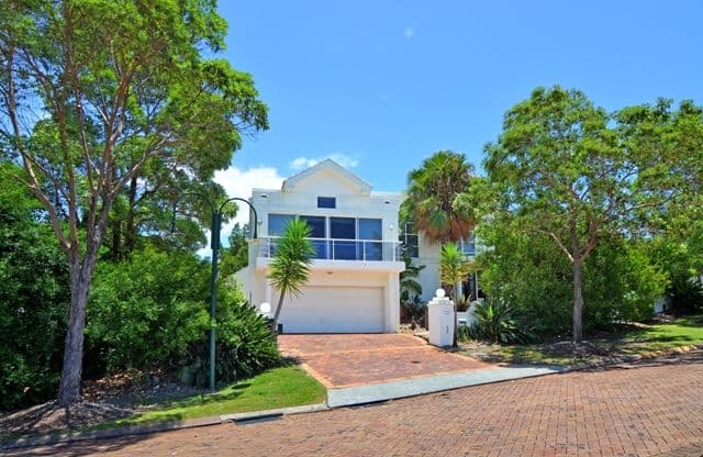 7069 Riverview Crescent, SANCTUARY COVE QLD 4212, Sanctuary Cove - Thumbnail 2