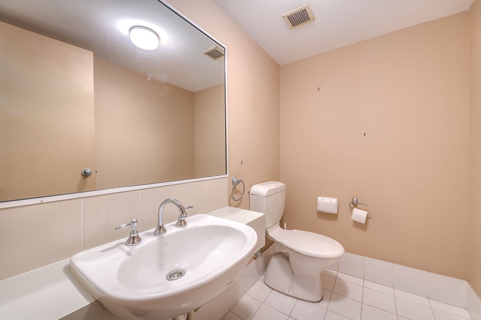 75 Morala Avenue, Runaway Bay QLD 4216, Runaway Bay - Thumbnail 8