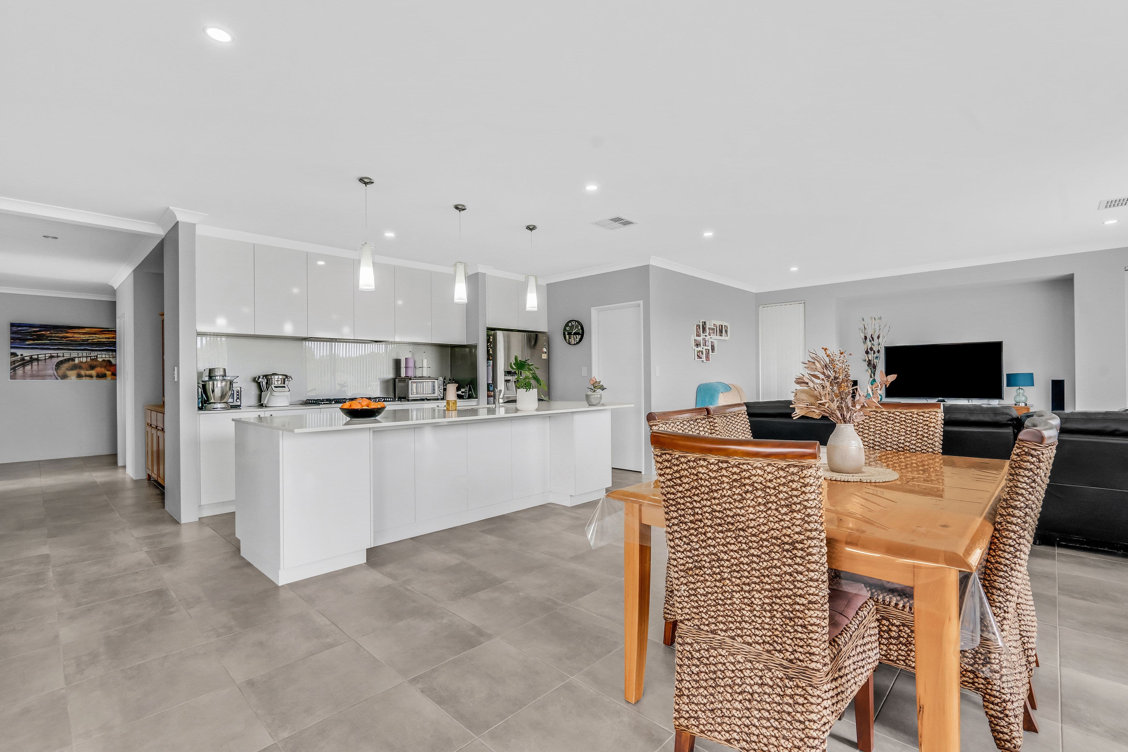 42 Lakeway Retreat, Dawesville WA 6211, Dawesville - Thumbnail 2