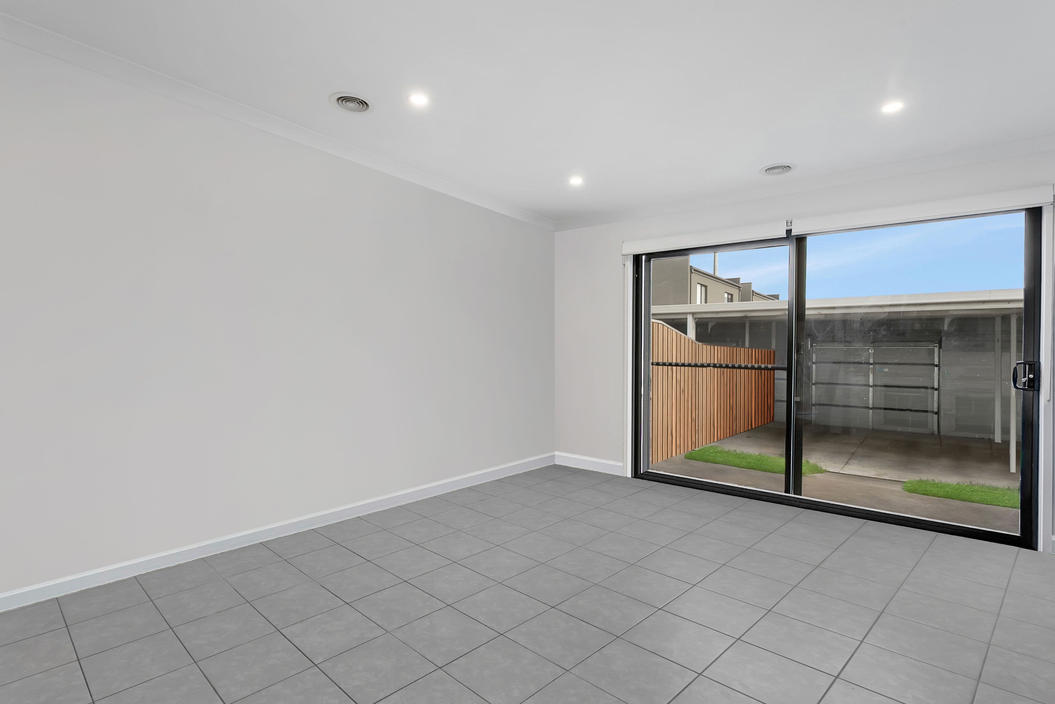 33 Hunt Way, Pakenham VIC 3810, Pakenham - Thumbnail 8