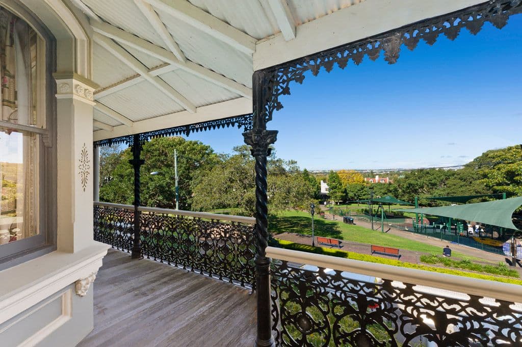 2 Warren Ball Avenue, Newtown - Thumbnail 4