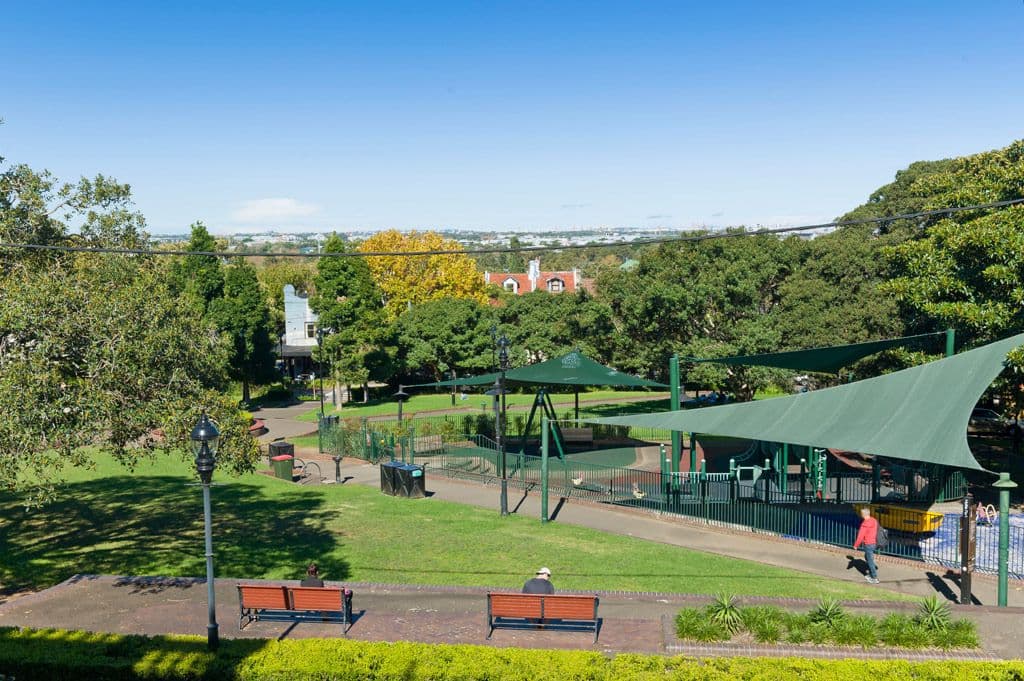 2 Warren Ball Avenue, Newtown - Thumbnail 5