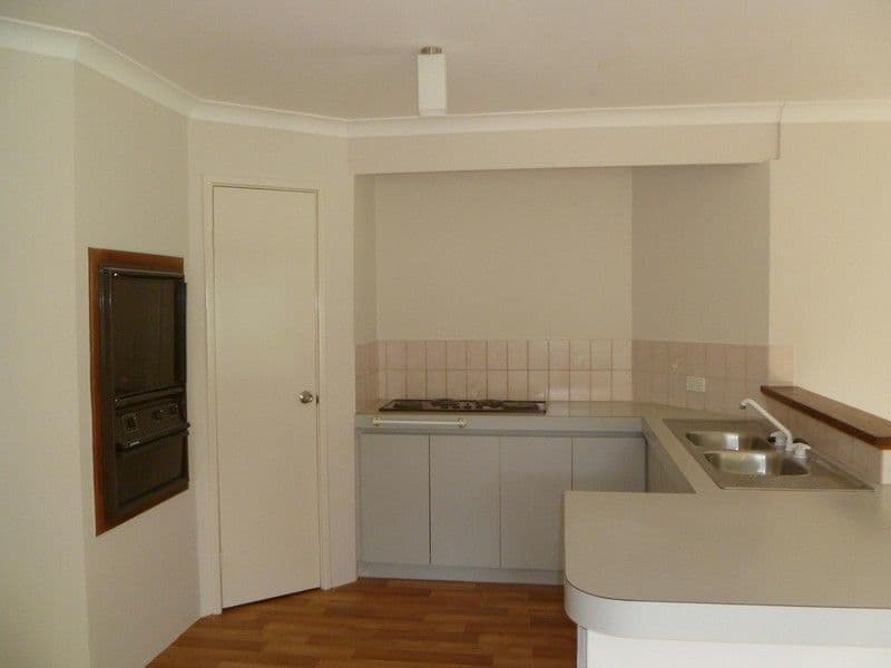 28 Silverhill Loop, SEVILLE GROVE WA 6112, Seville Grove - Thumbnail 6