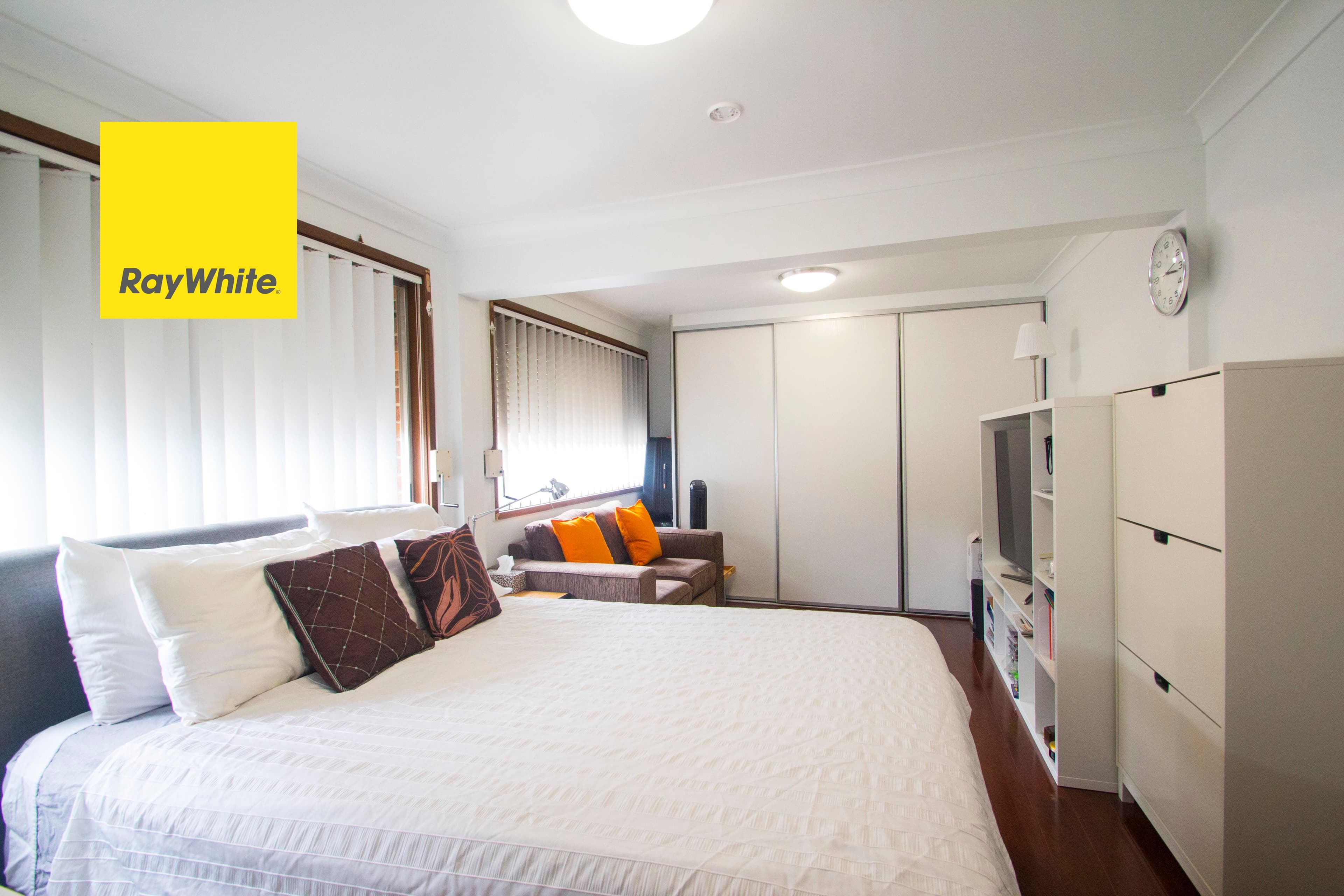 16 Melbourne Road, St Johns Park - Thumbnail 3