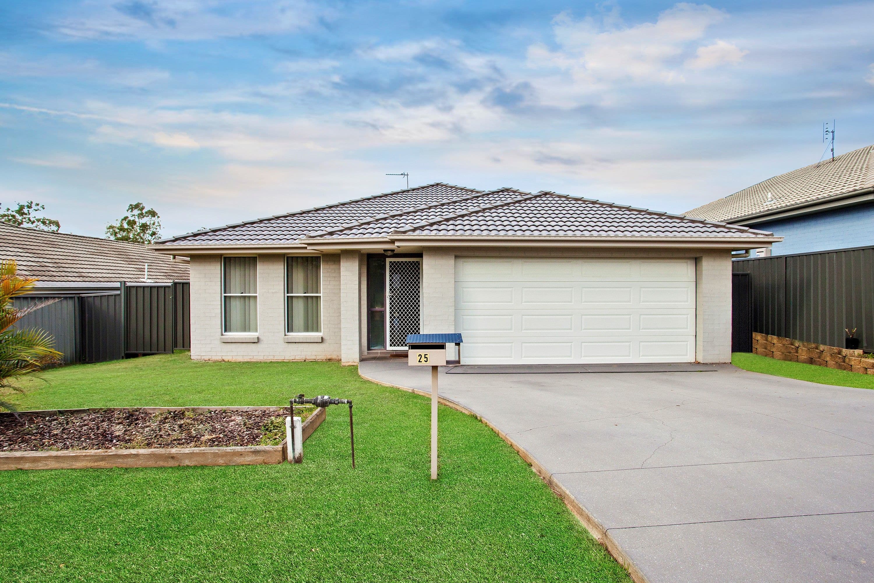 15 Colonial Street, Wadalba - Image 1