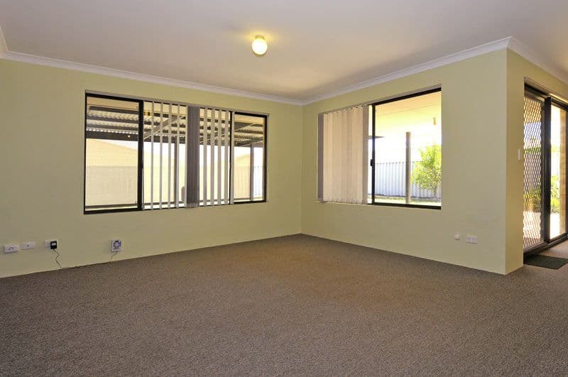 26 Alsace Avenue, CAVERSHAM WA 6055, Caversham - Thumbnail 4