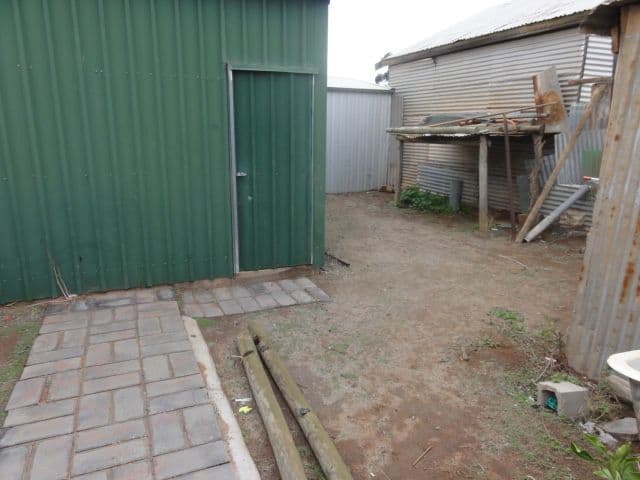 565 Lane Street, BROKEN HILL NSW 2880, Broken Hill - Thumbnail 2