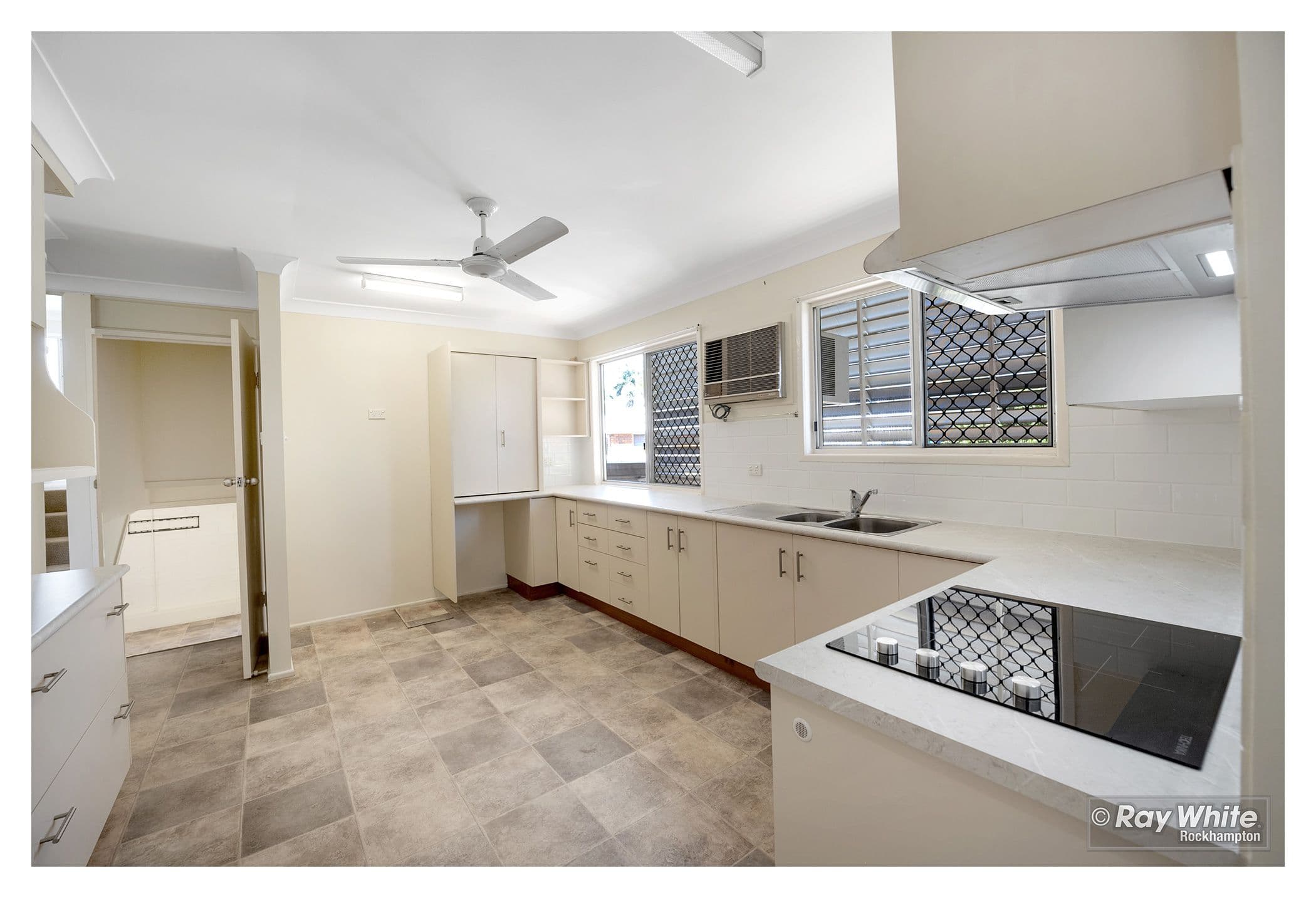 39 Potts Street, Norman Gardens QLD 4701, Norman Gardens - Thumbnail 2