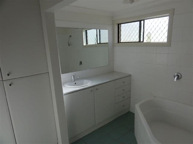 250 Brazil Street, BROKEN HILL NSW 2880, Broken Hill - Thumbnail 2