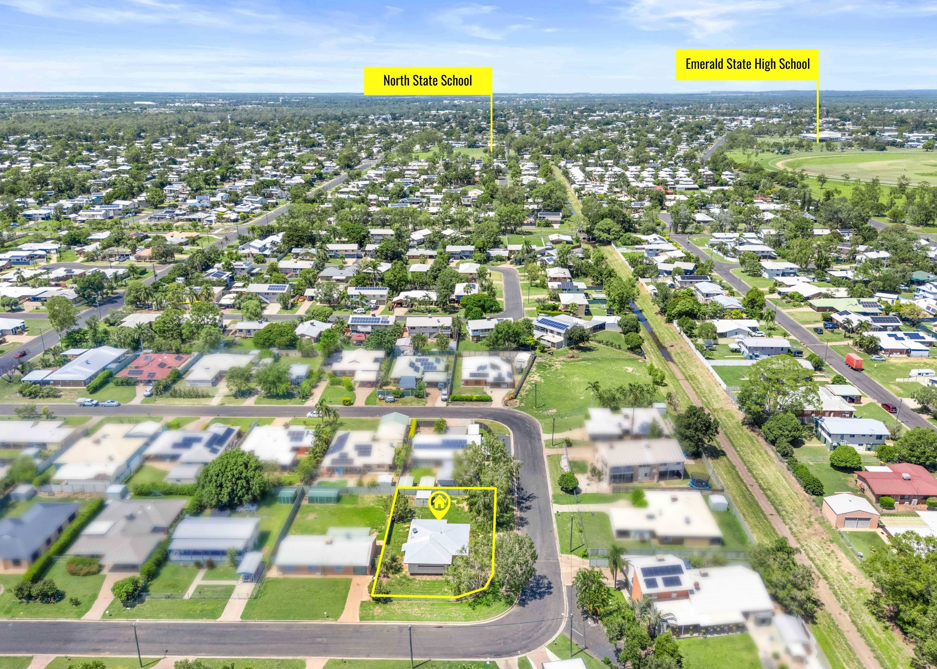 31 Jacqueline Drive, Emerald QLD 4720, Emerald - Thumbnail 2