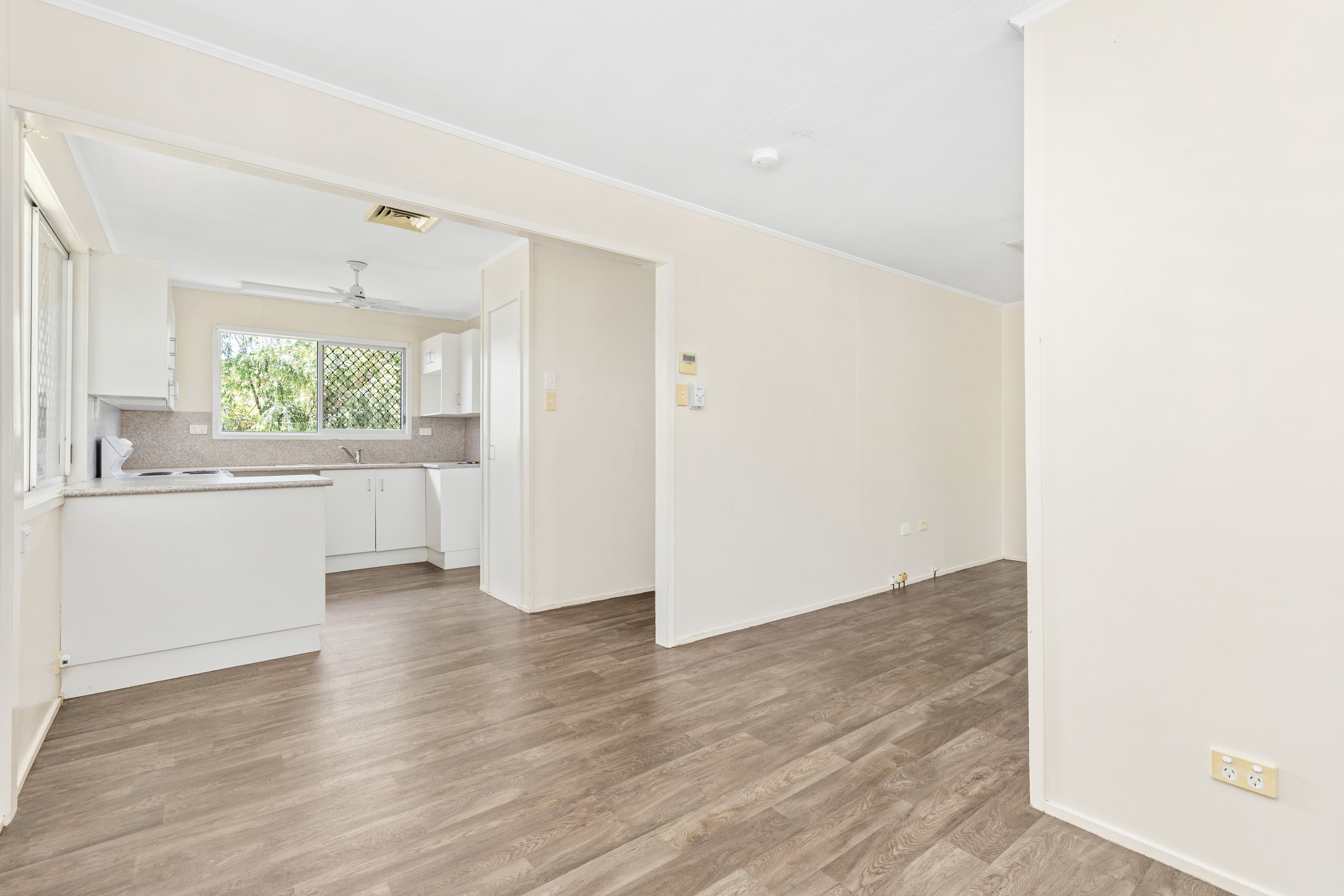31 Jacqueline Drive, Emerald QLD 4720, Emerald - Thumbnail 6