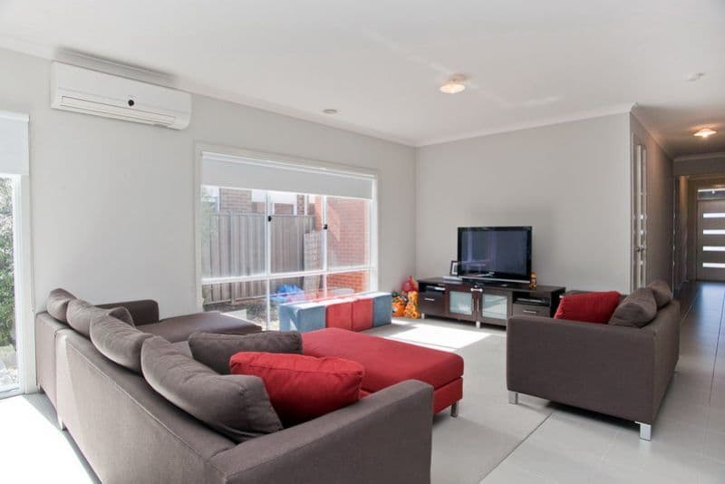 30 Riordan Crescent, MERNDA VIC 3754, Mernda - Thumbnail 7