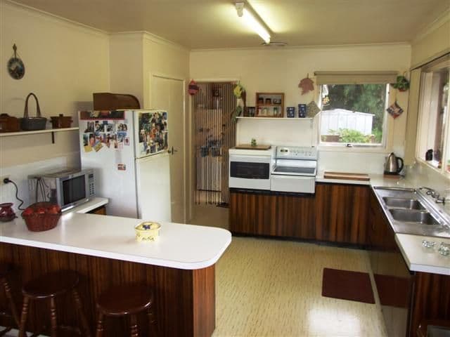 18 St Georges Road, COWES VIC 3922, Cowes - Thumbnail 2