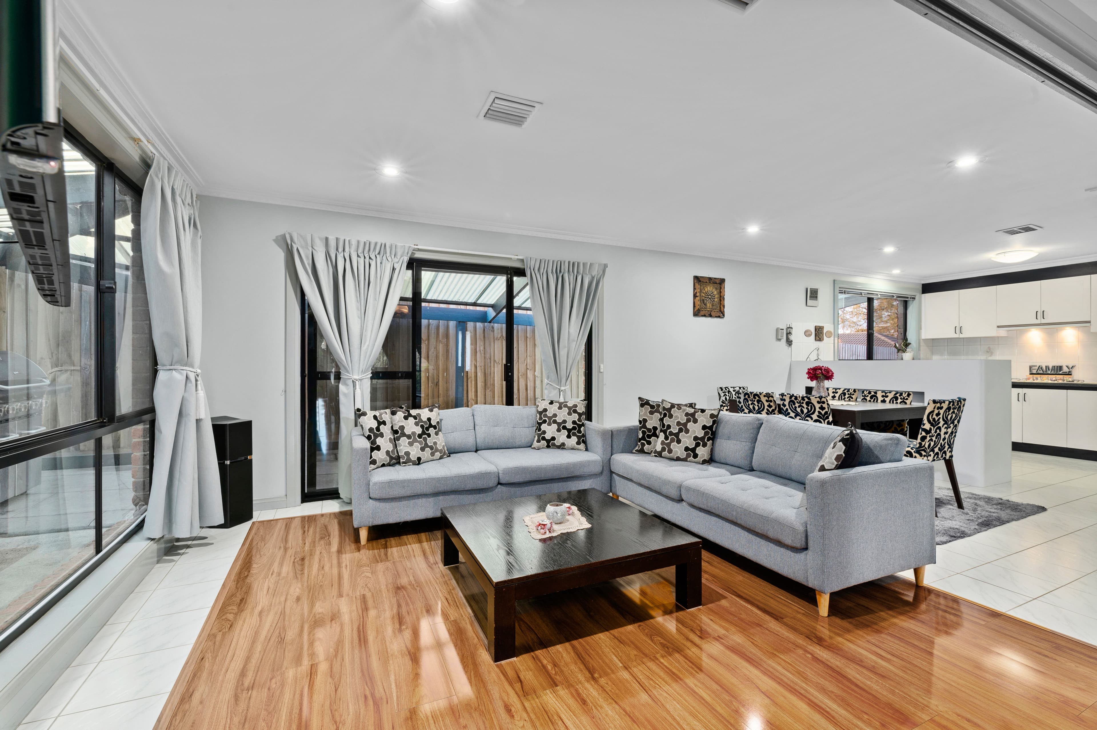 4 Porsche Court, Epping VIC 3076, Epping - Thumbnail 2