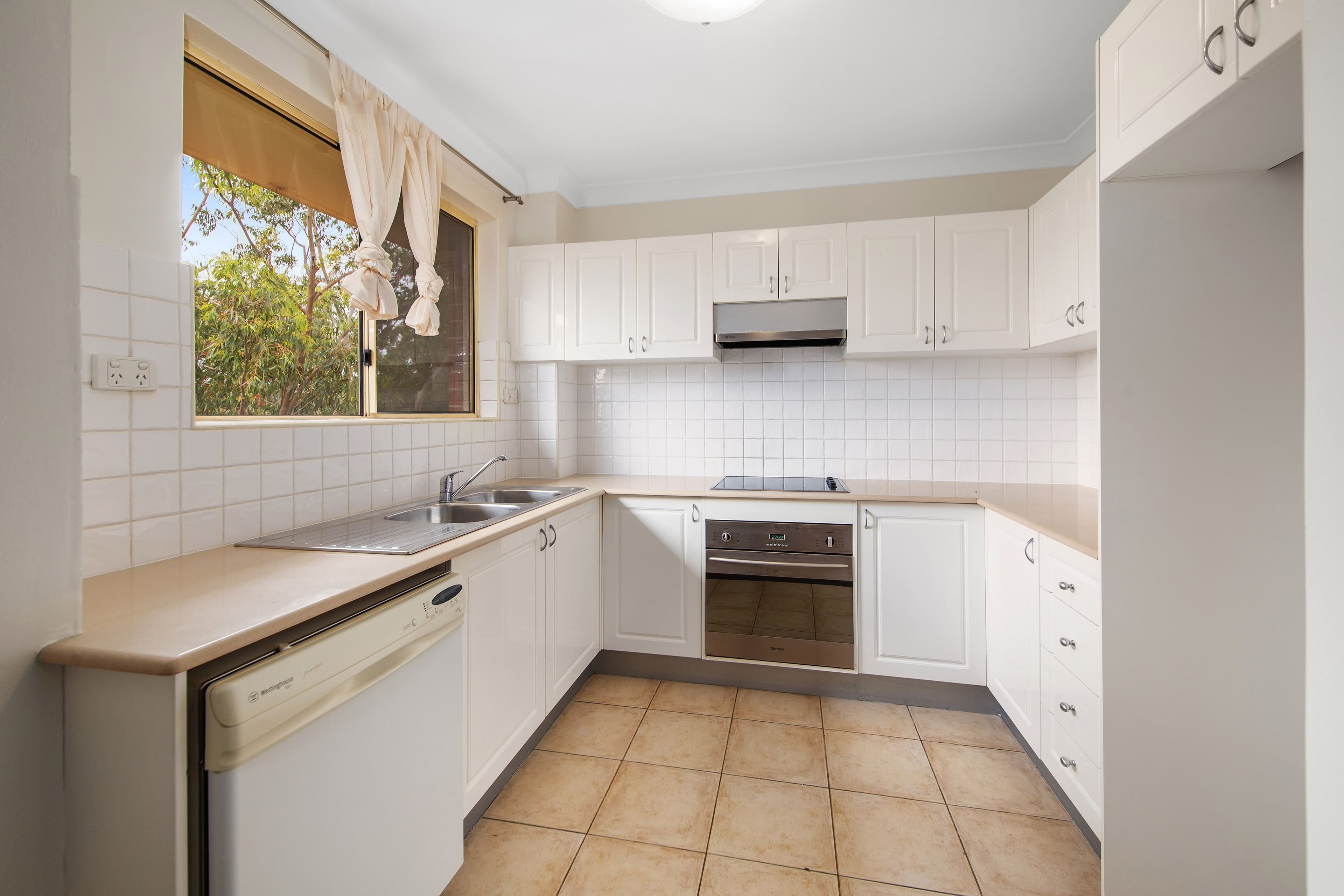 13-21 Oxford Street, Sutherland NSW 2232, Sutherland - Thumbnail 3
