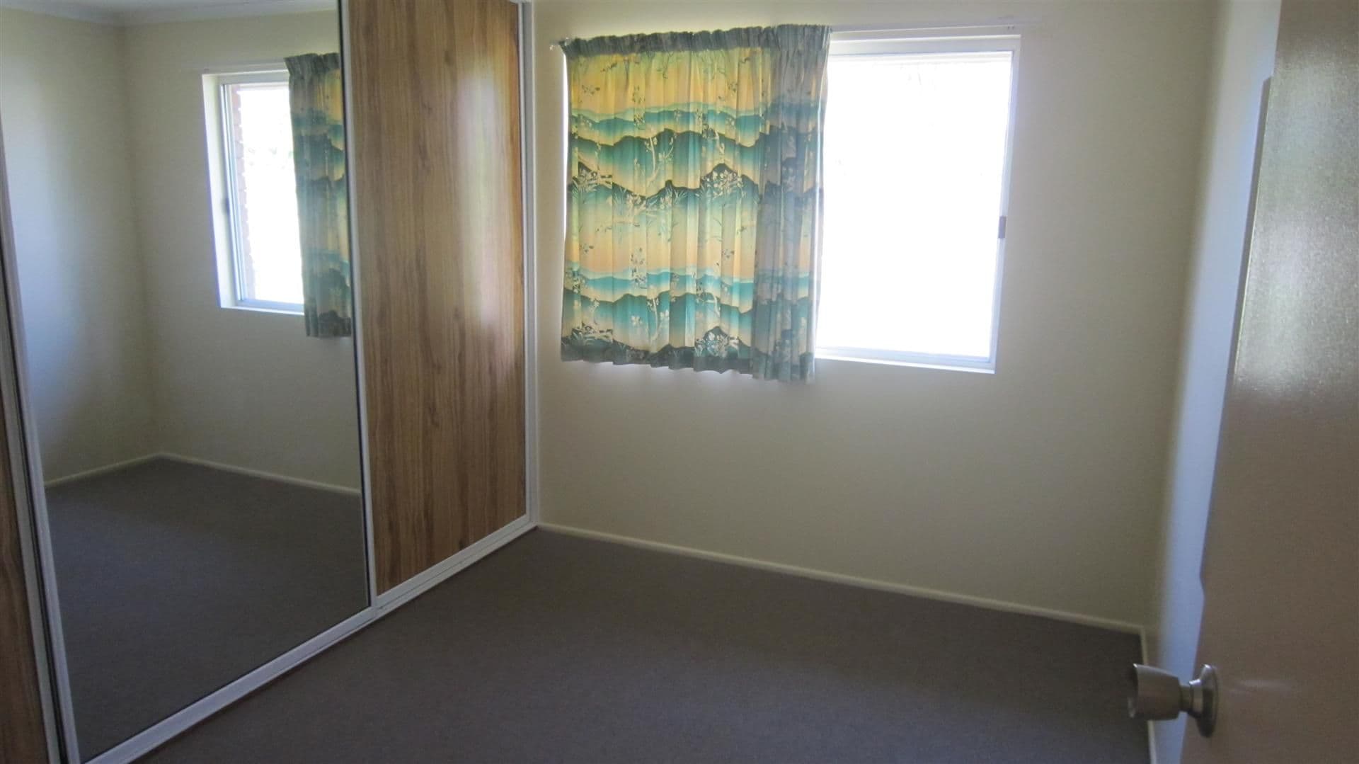 15 Thabeban Street, AVENELL HEIGHTS QLD 4670, Avenell Heights - Thumbnail 8