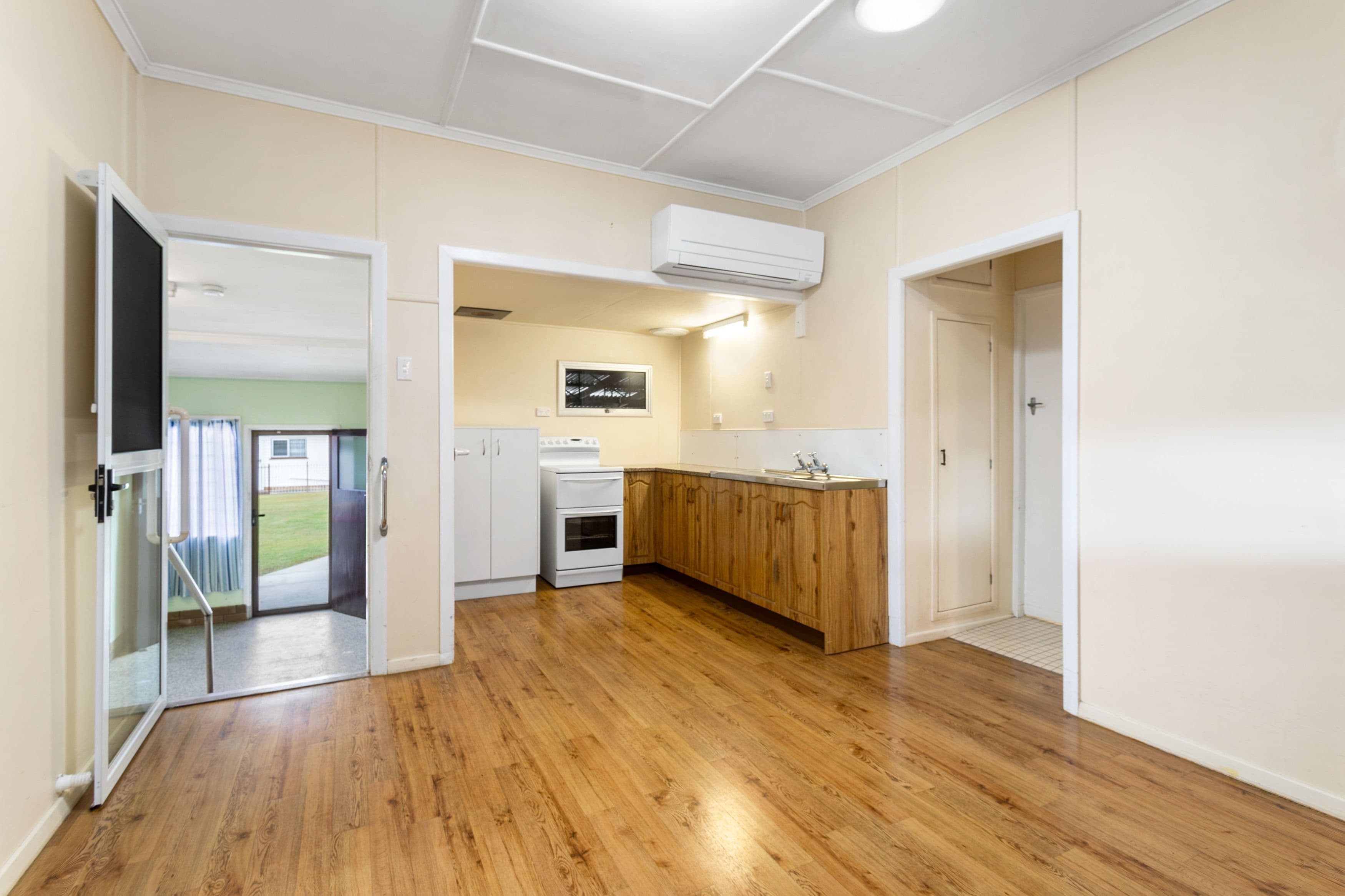 18-20 Grosvenor Terrace, Deception Bay QLD 4508, Deception Bay - Thumbnail 3