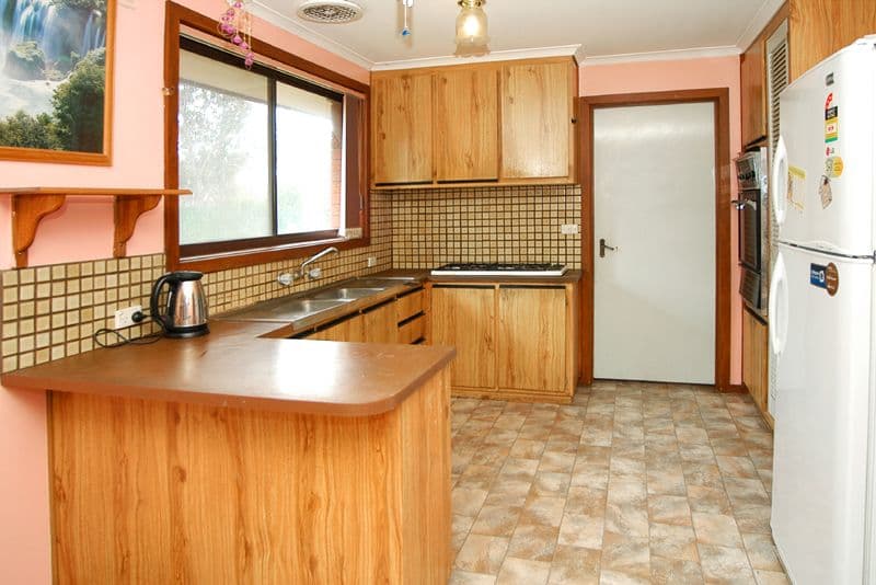 21 Freeman Crescent, MILL PARK VIC 3082, Mill Park - Thumbnail 2
