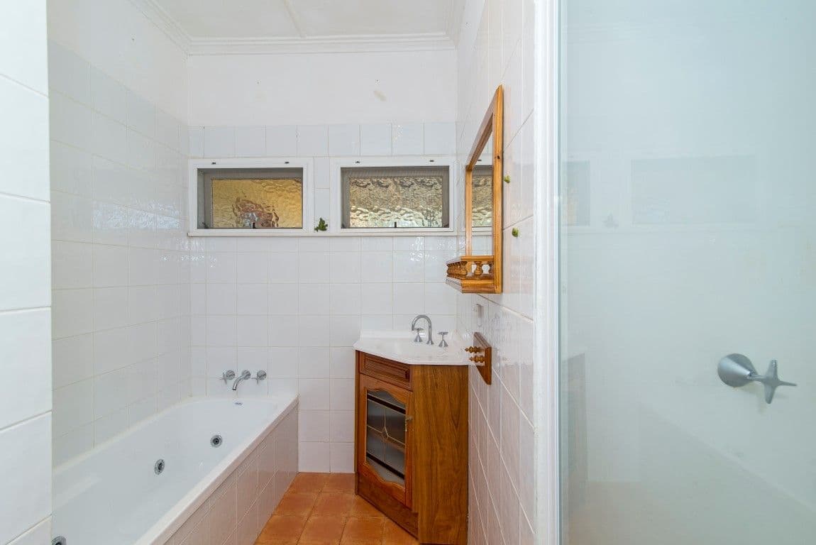 13 Makepeace Street, ROCKVILLE QLD 4350, Rockville - Thumbnail 7