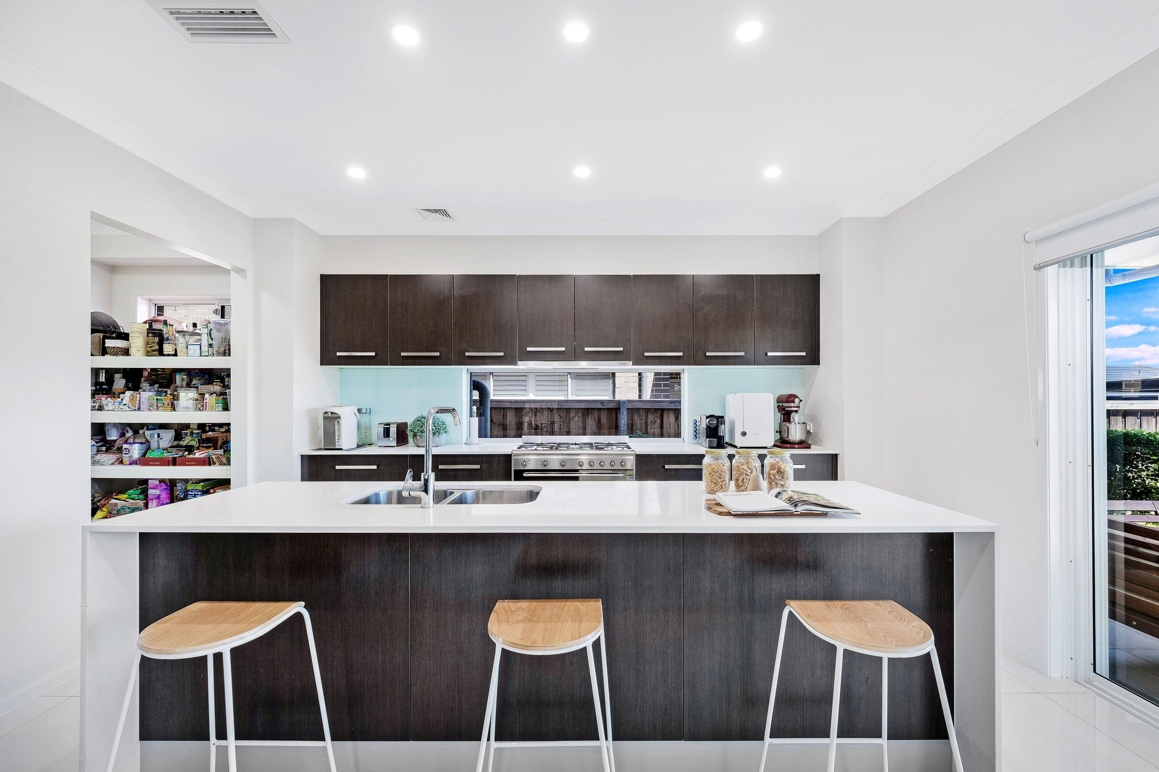73 Rowe Drive, Potts Hill NSW 2143, Potts Hill - Thumbnail 4