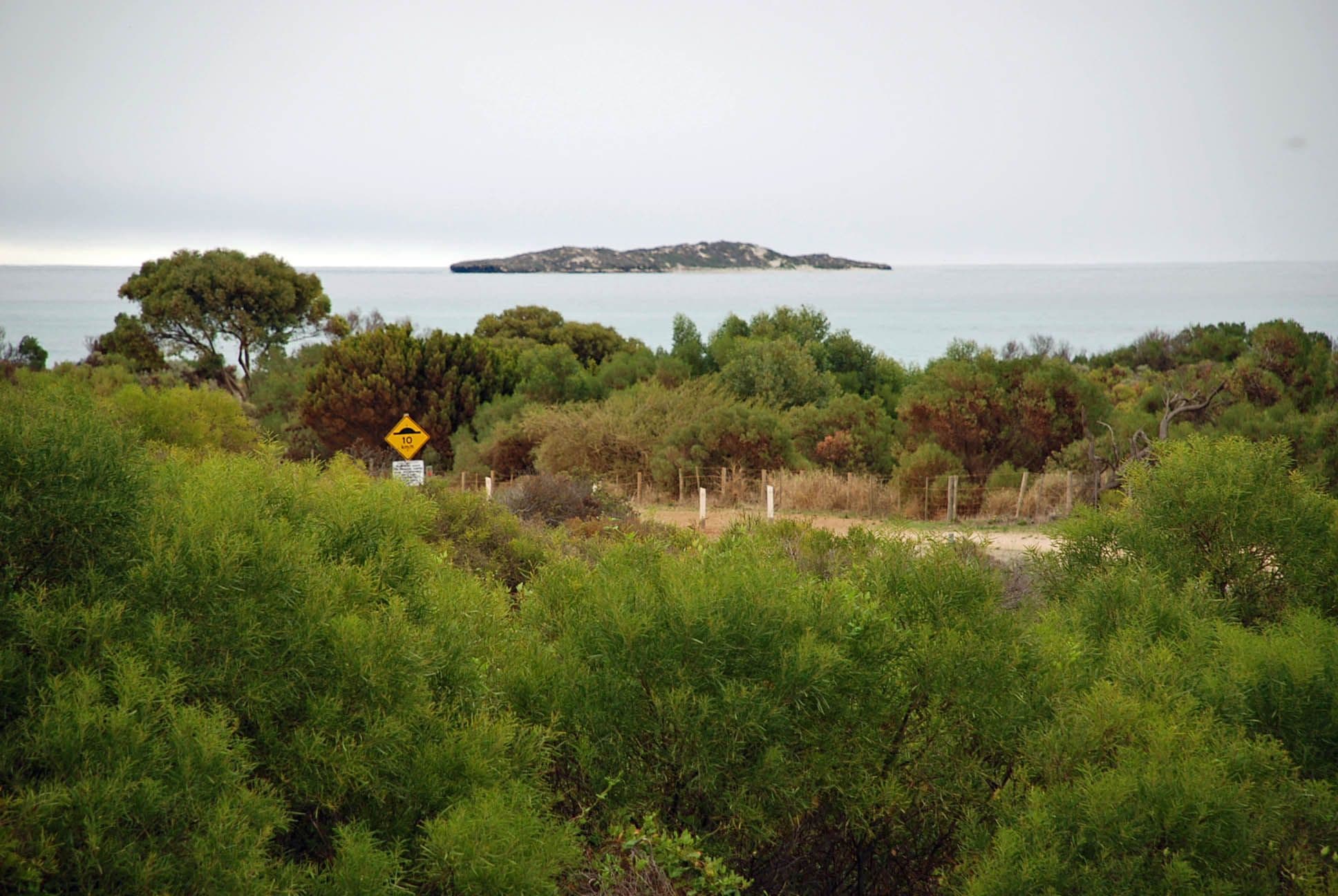 19 Shingle Avenue, JURIEN BAY WA 6516, Jurien Bay - Thumbnail 2
