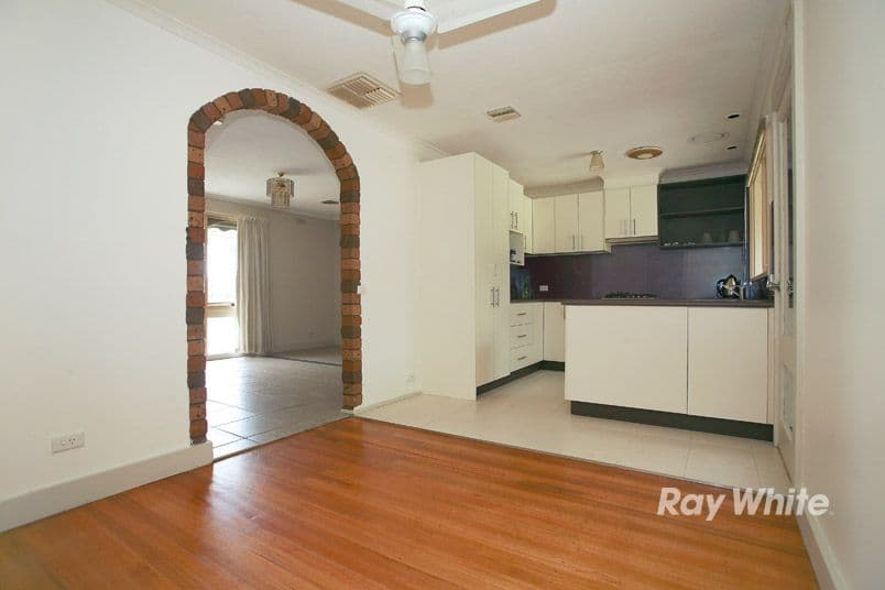 8 Thomas Crescent, CRANBOURNE VIC 3977, Cranbourne - Thumbnail 4