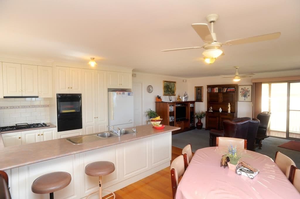 26 Carapooka Avenue, CLIFTON SPRINGS VIC 3222, Clifton Springs - Thumbnail 4