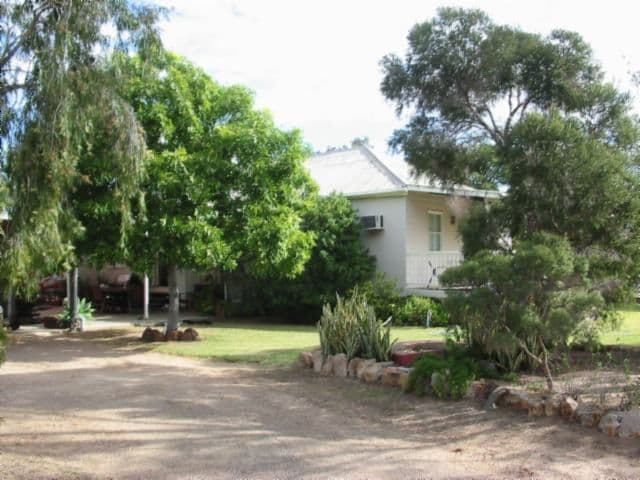 16 Moran, HUGHENDEN QLD 4821, Hughenden - Thumbnail 4