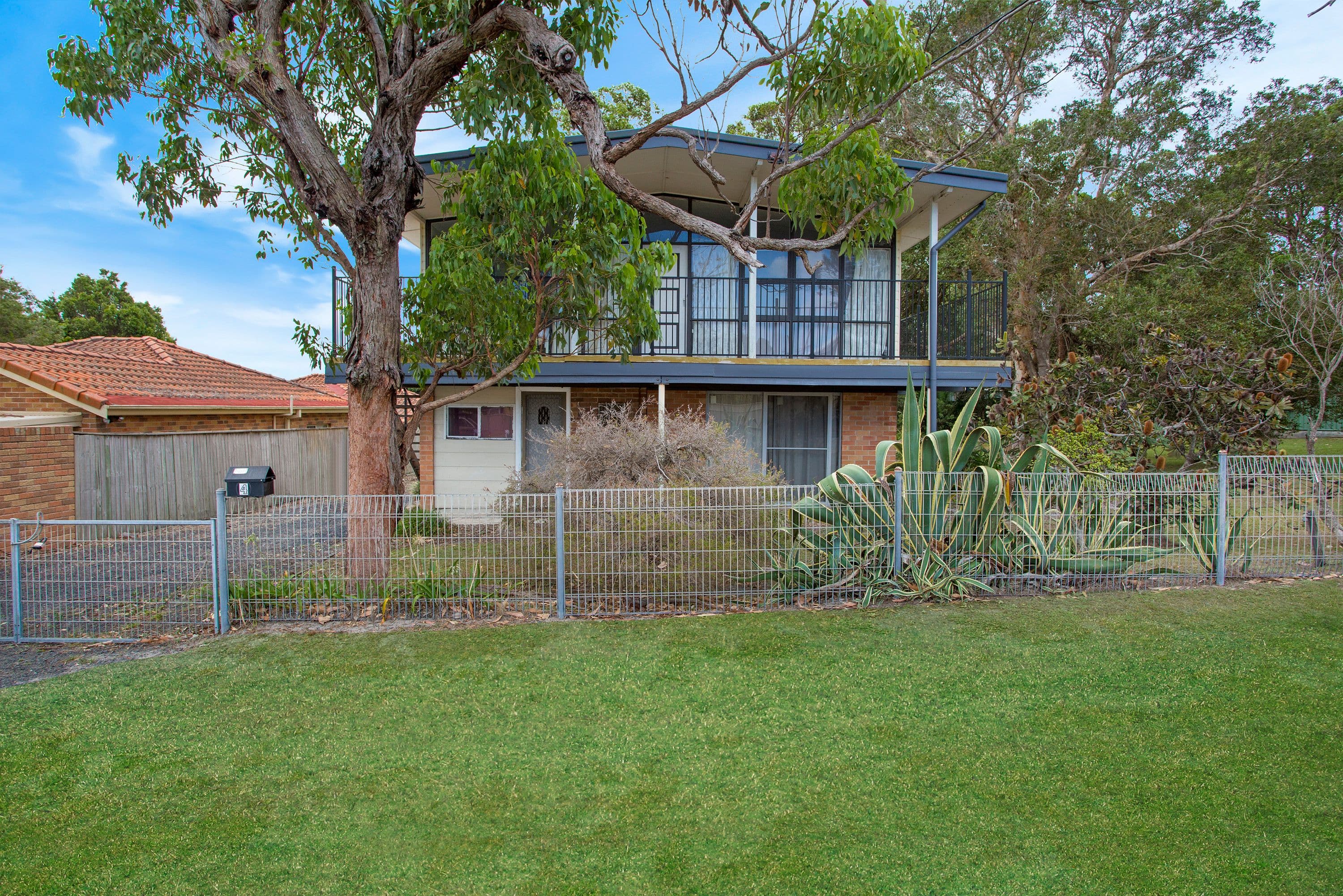 4 Keats Avenue, Bateau Bay - Image 1