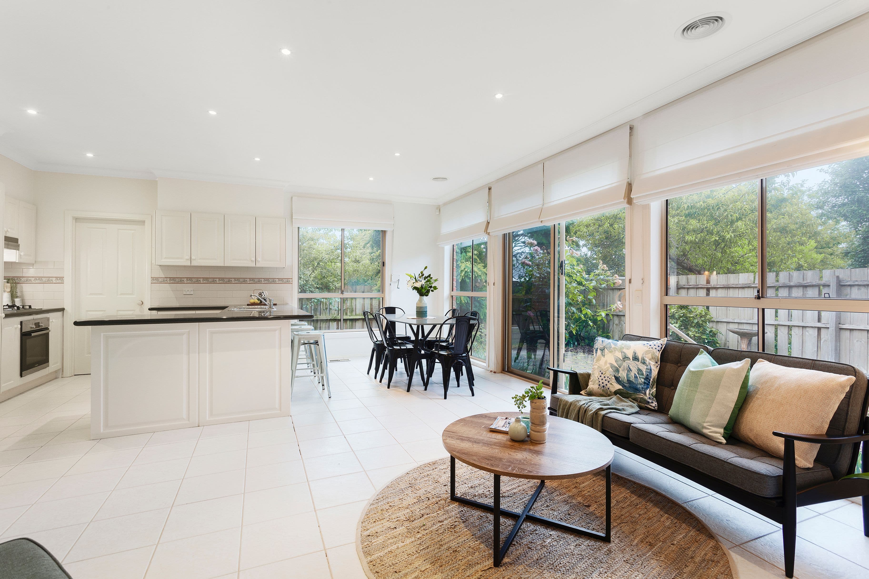 12 Kuebler Street, Glen Waverley VIC 3150, Glen Waverley - Thumbnail 2