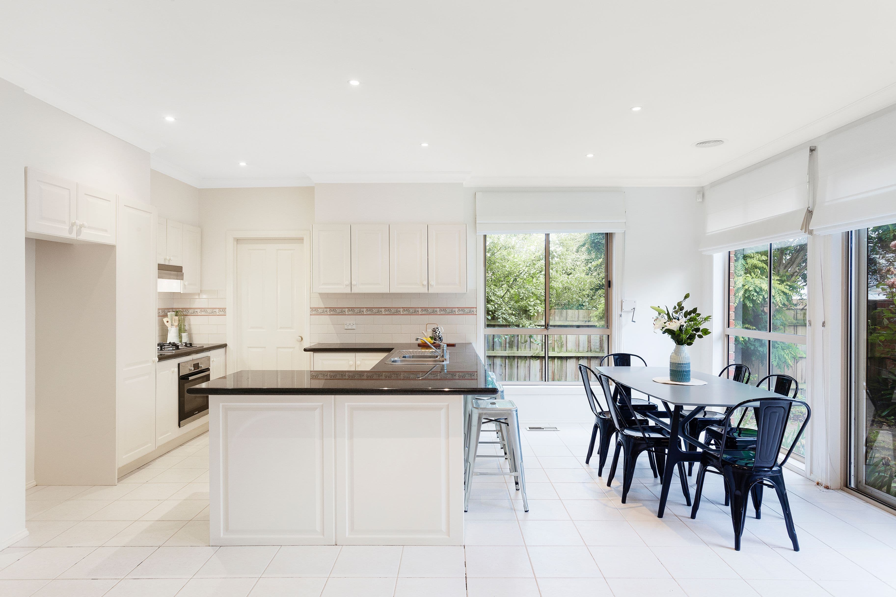 12 Kuebler Street, Glen Waverley VIC 3150, Glen Waverley - Thumbnail 3