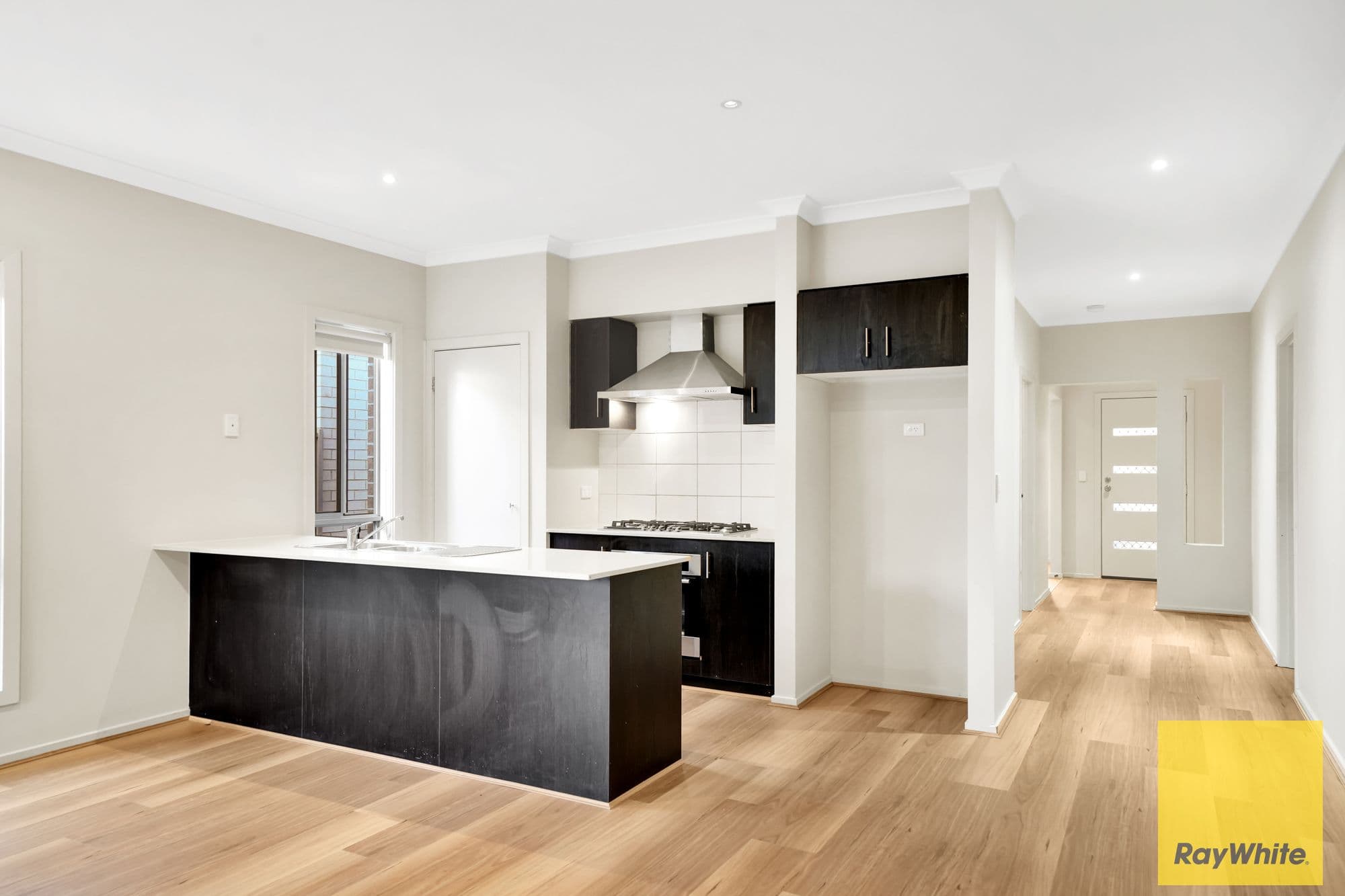 32 Lilyturf Drive, Tarneit VIC 3029, Tarneit - Thumbnail 4