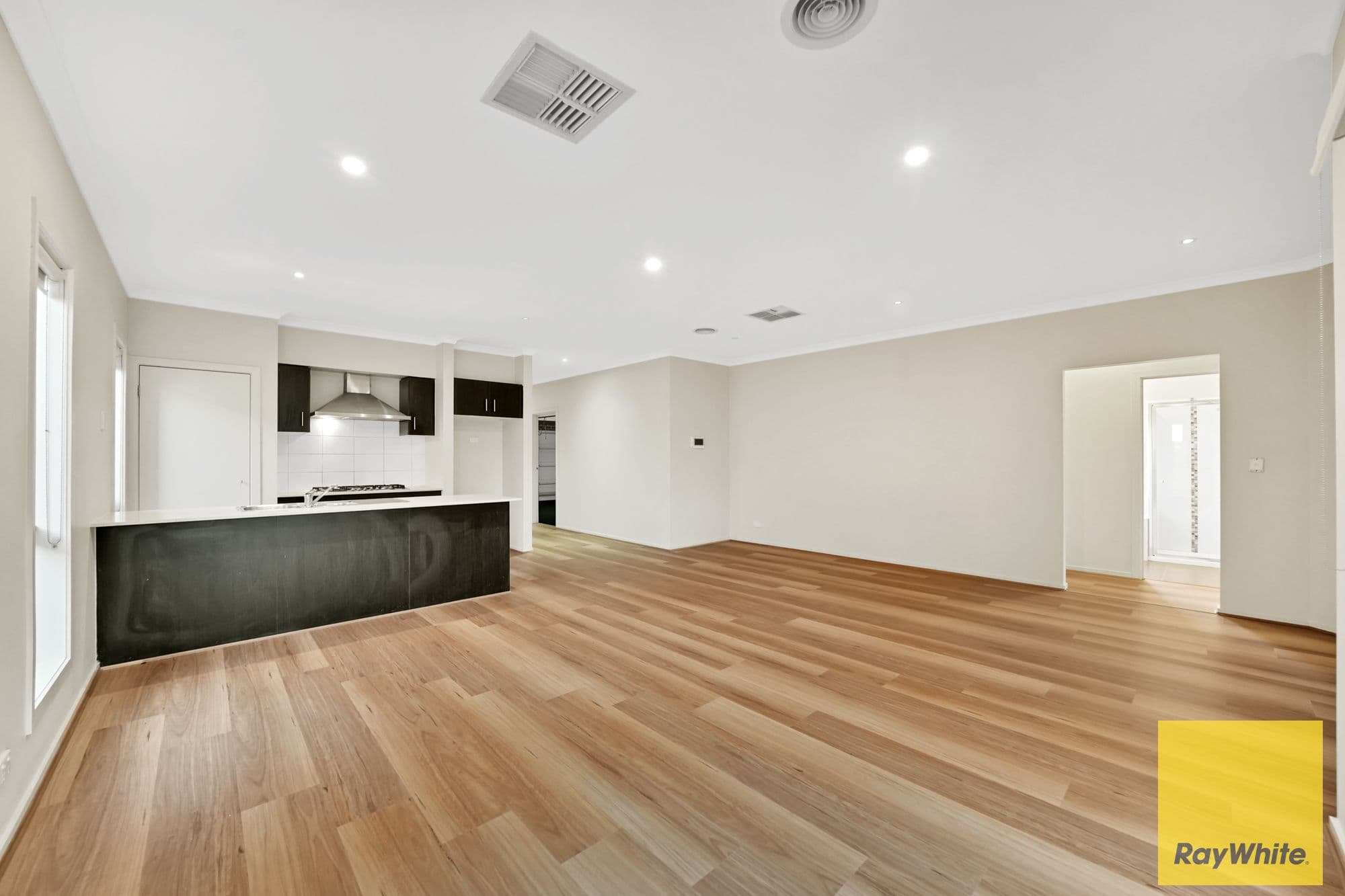 32 Lilyturf Drive, Tarneit VIC 3029, Tarneit - Thumbnail 5