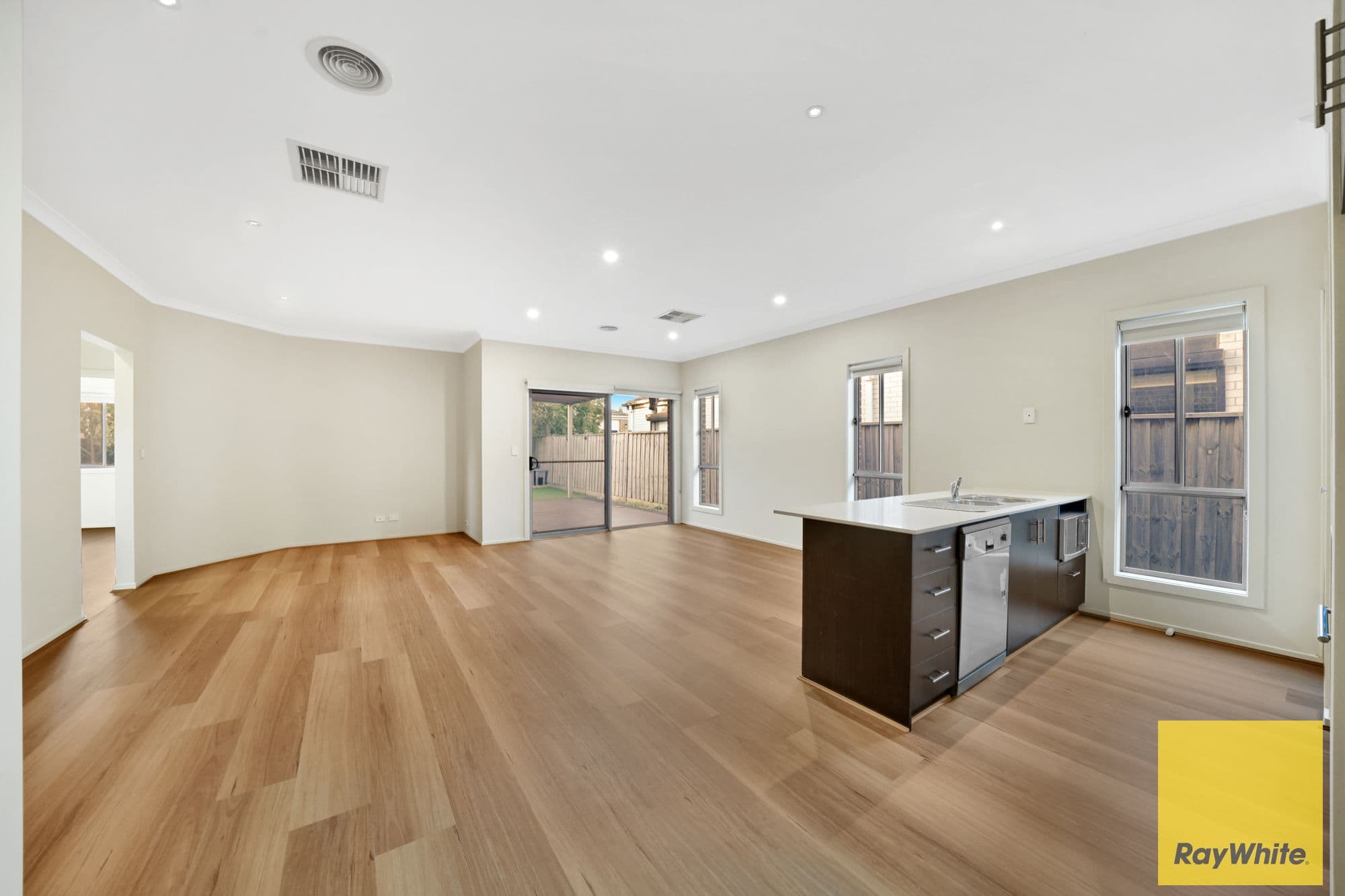 32 Lilyturf Drive, Tarneit VIC 3029, Tarneit - Thumbnail 6