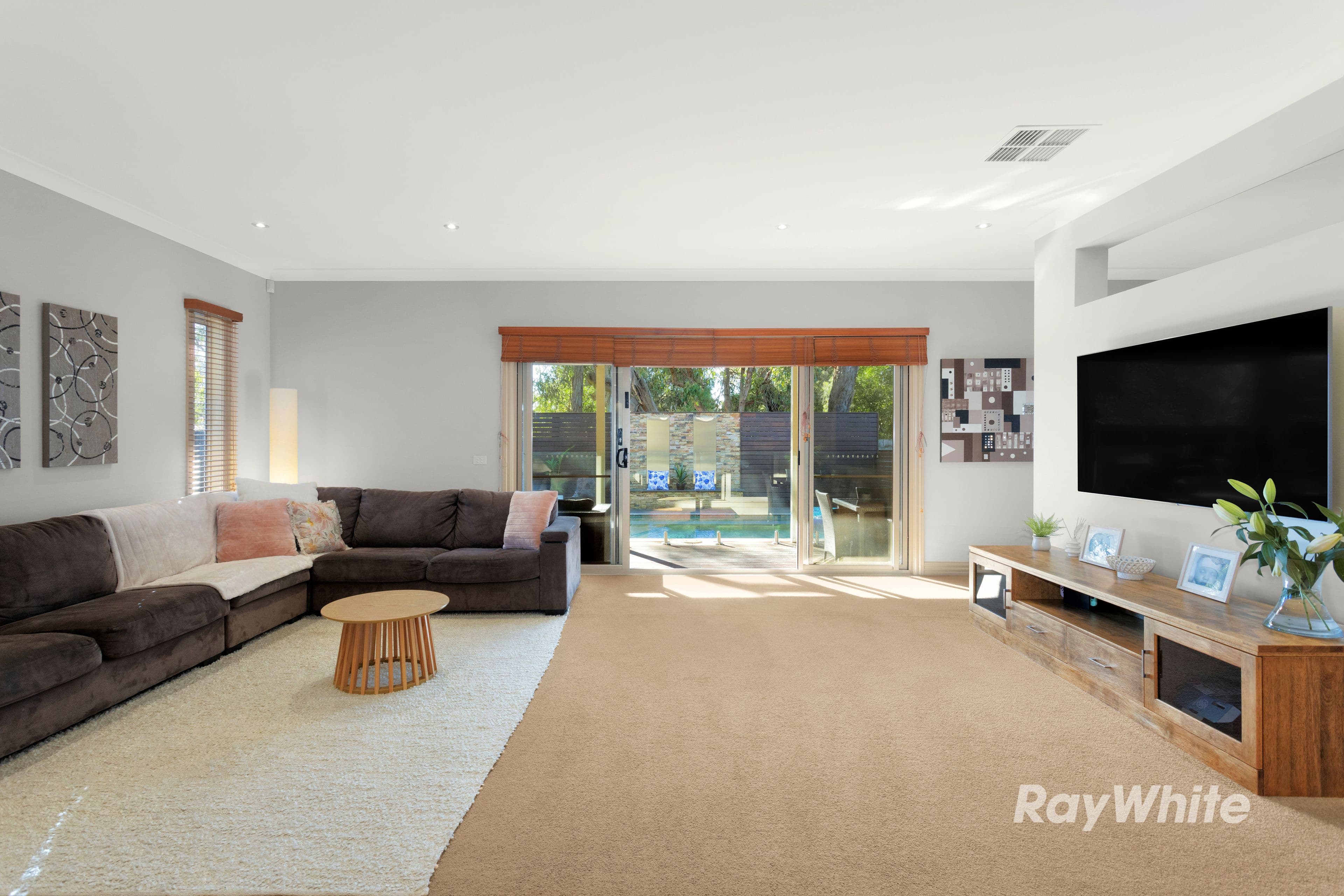 1 Renown Street, Ferntree Gully VIC 3156, Ferntree Gully - Thumbnail 4