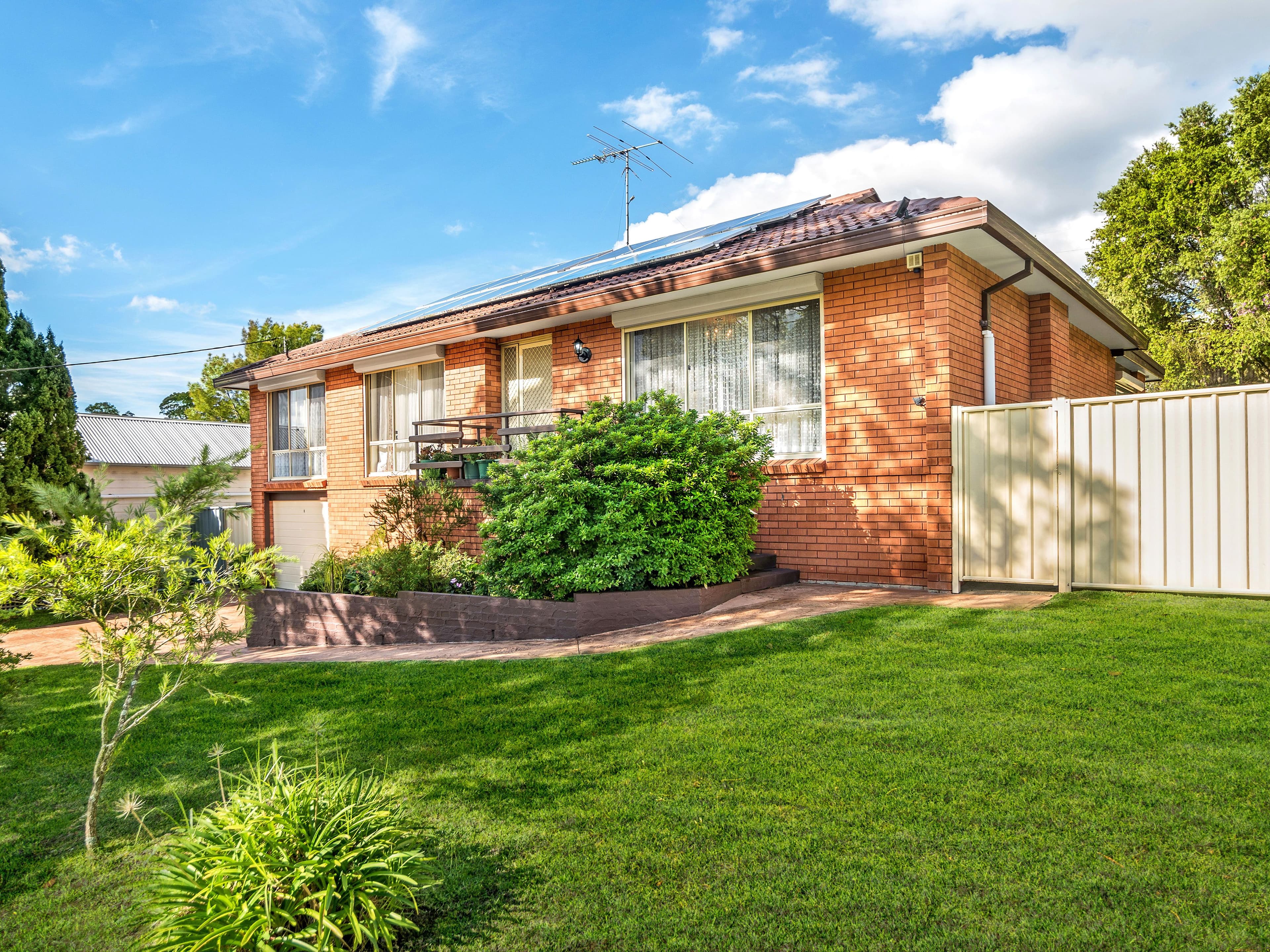 31 Parkes Street, Helensburgh - Image 1