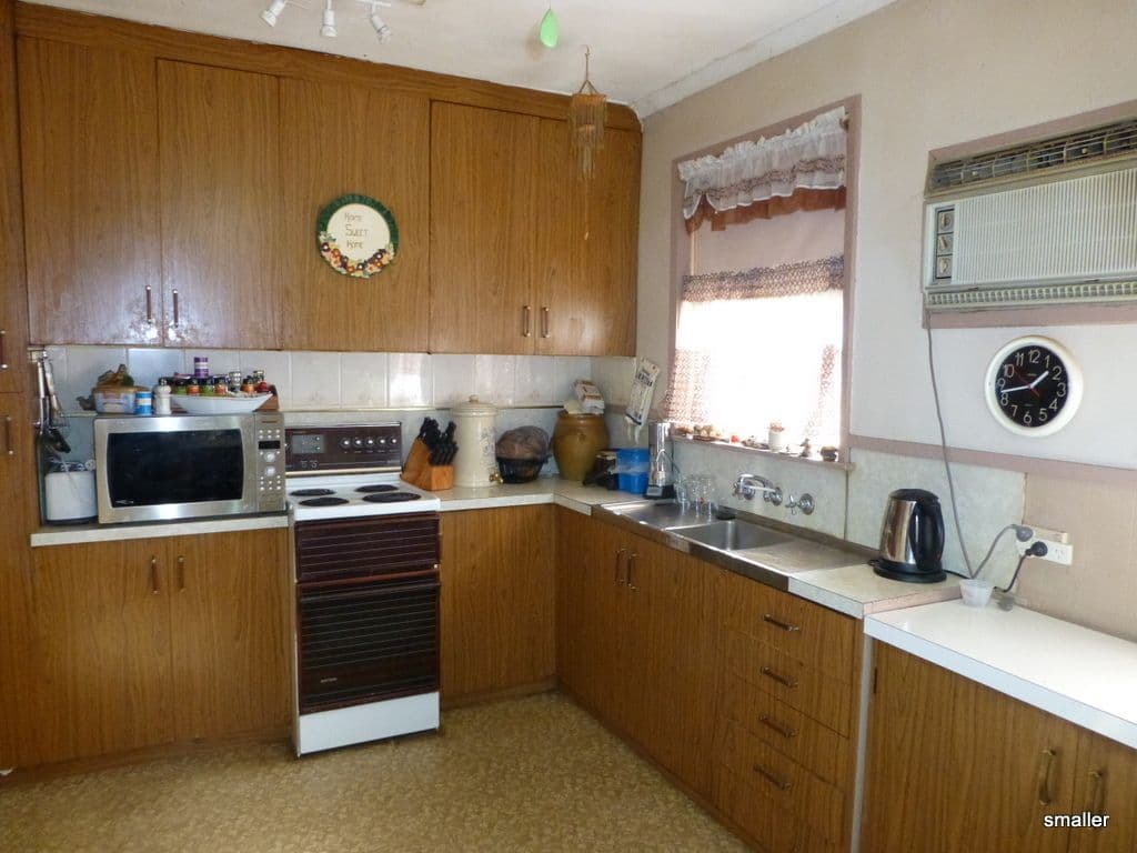 240 Ogilvie Avenue, Echuca VIC 3564, Echuca - Thumbnail 2