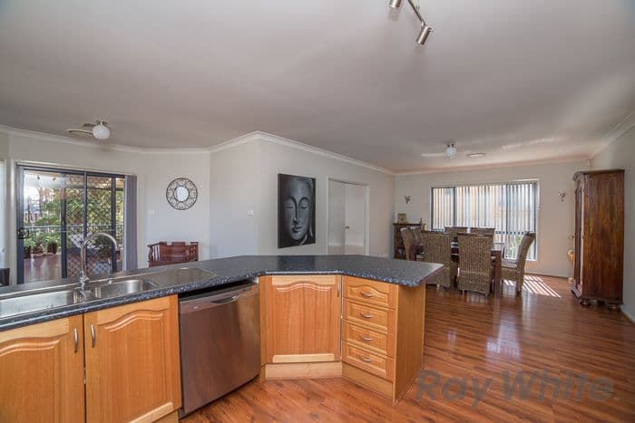 27 Hadlow Drive, CAMERON PARK NSW 2285, Cameron Park - Thumbnail 5