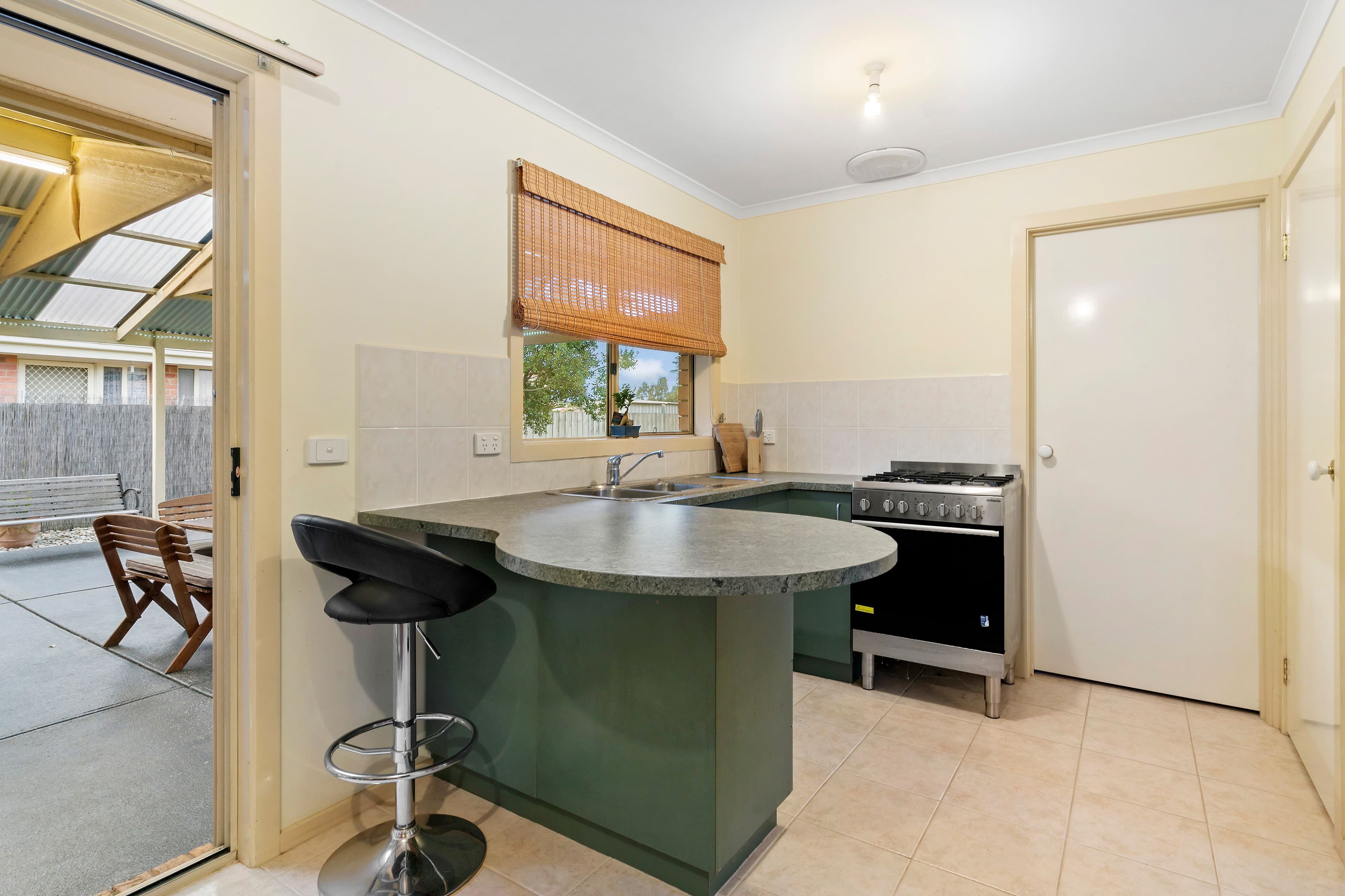 6 Neesan Court, Hampton Park VIC 3976, Hampton Park - Thumbnail 3