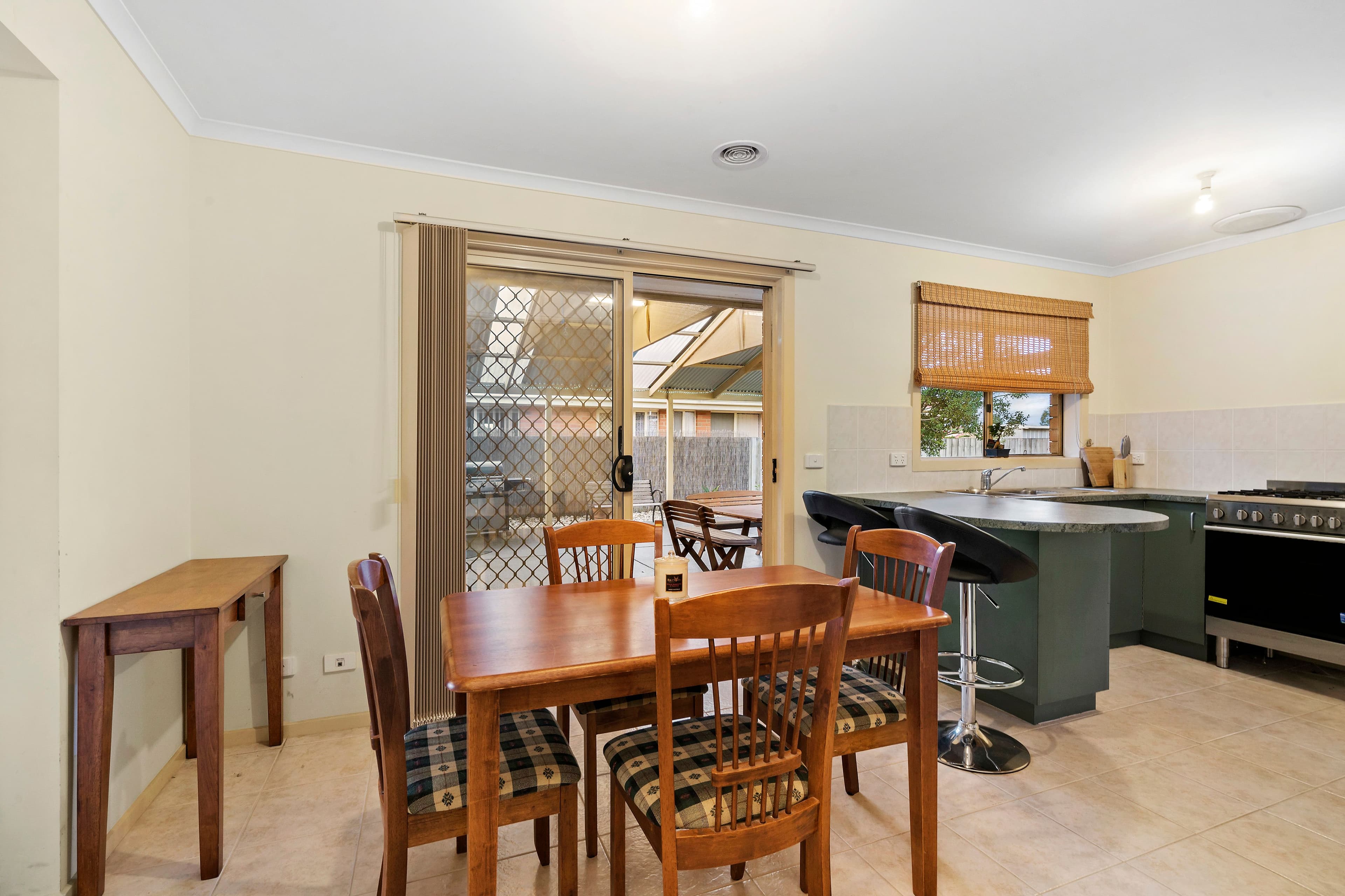 6 Neesan Court, Hampton Park VIC 3976, Hampton Park - Thumbnail 4
