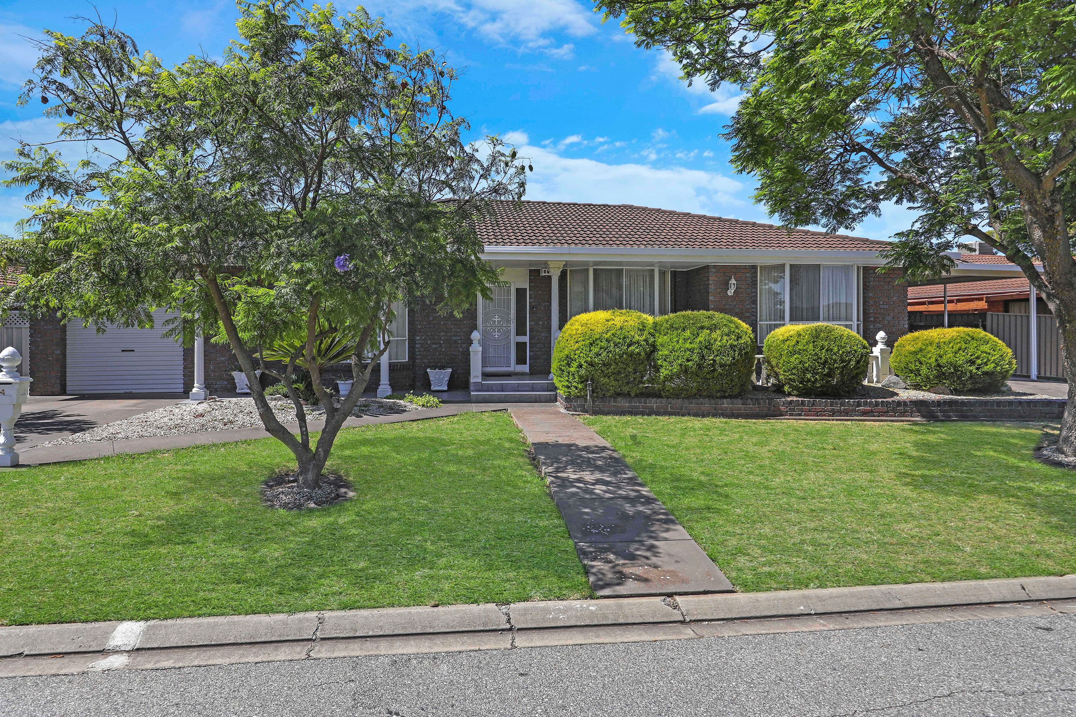 4 Neuville Court, Wynn Vale SA 5127, Wynn Vale - Image 1