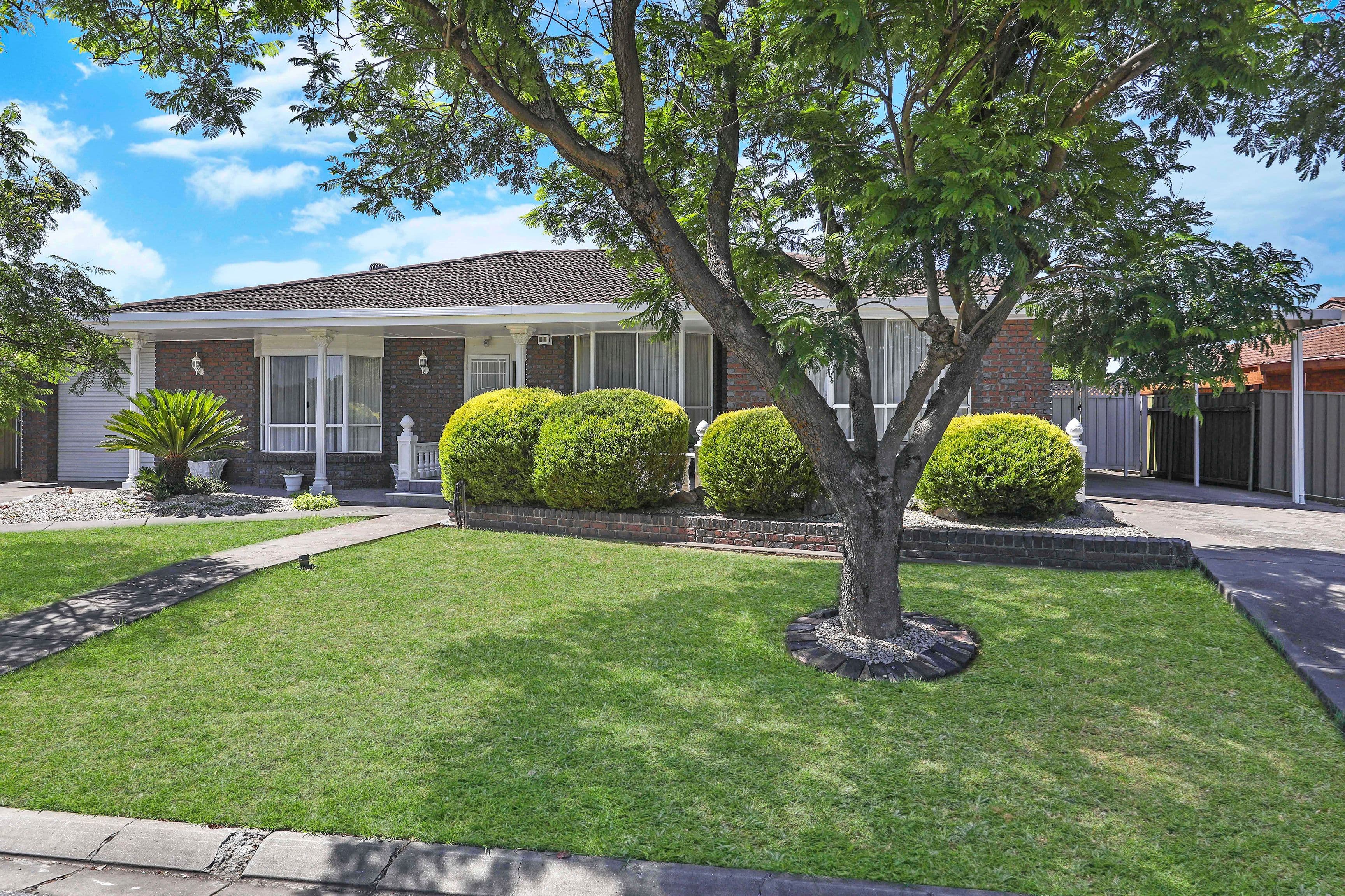 4 Neuville Court, Wynn Vale SA 5127, Wynn Vale - Thumbnail 2