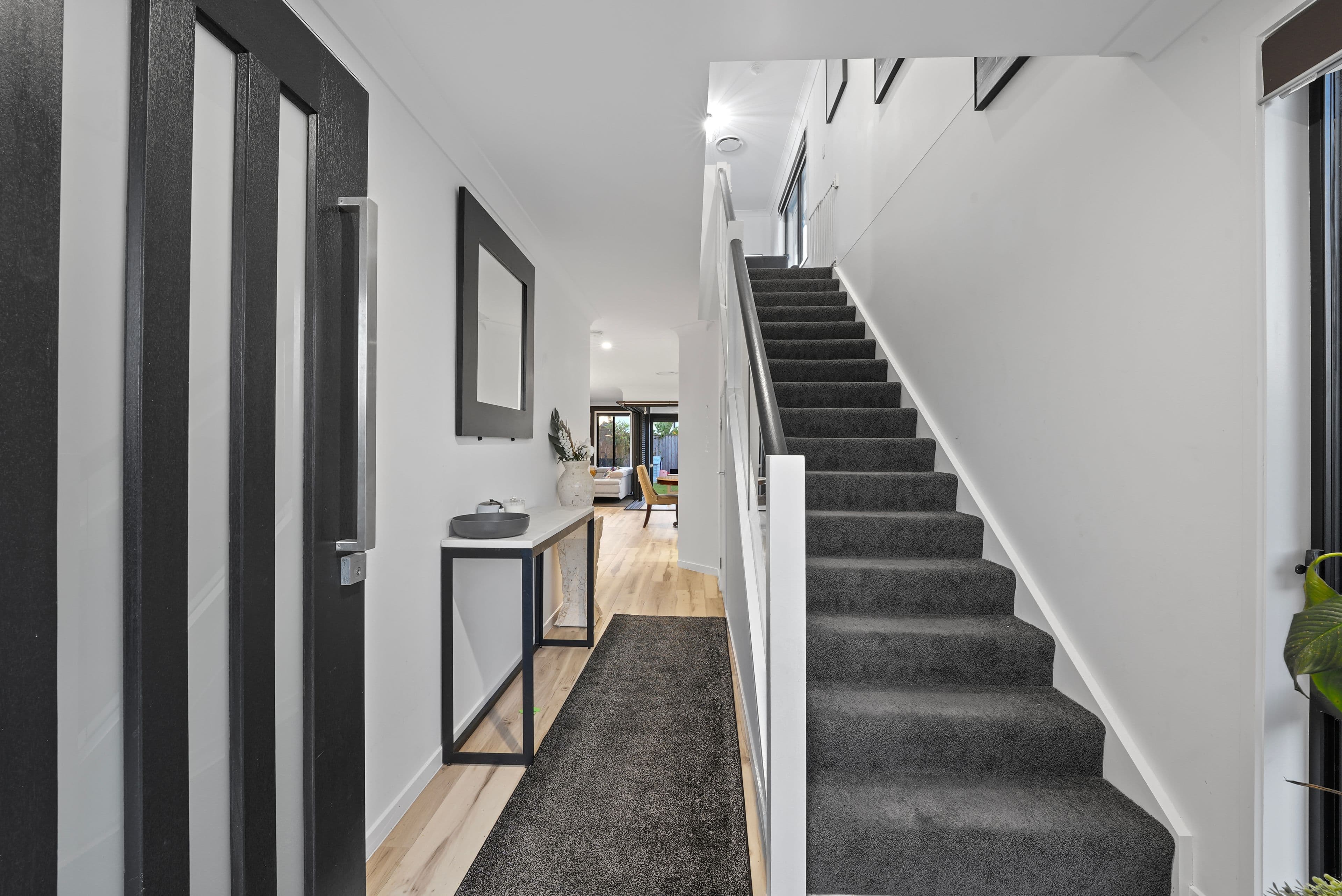 9 Lime Street, Helensvale QLD 4212, Helensvale - Thumbnail 2