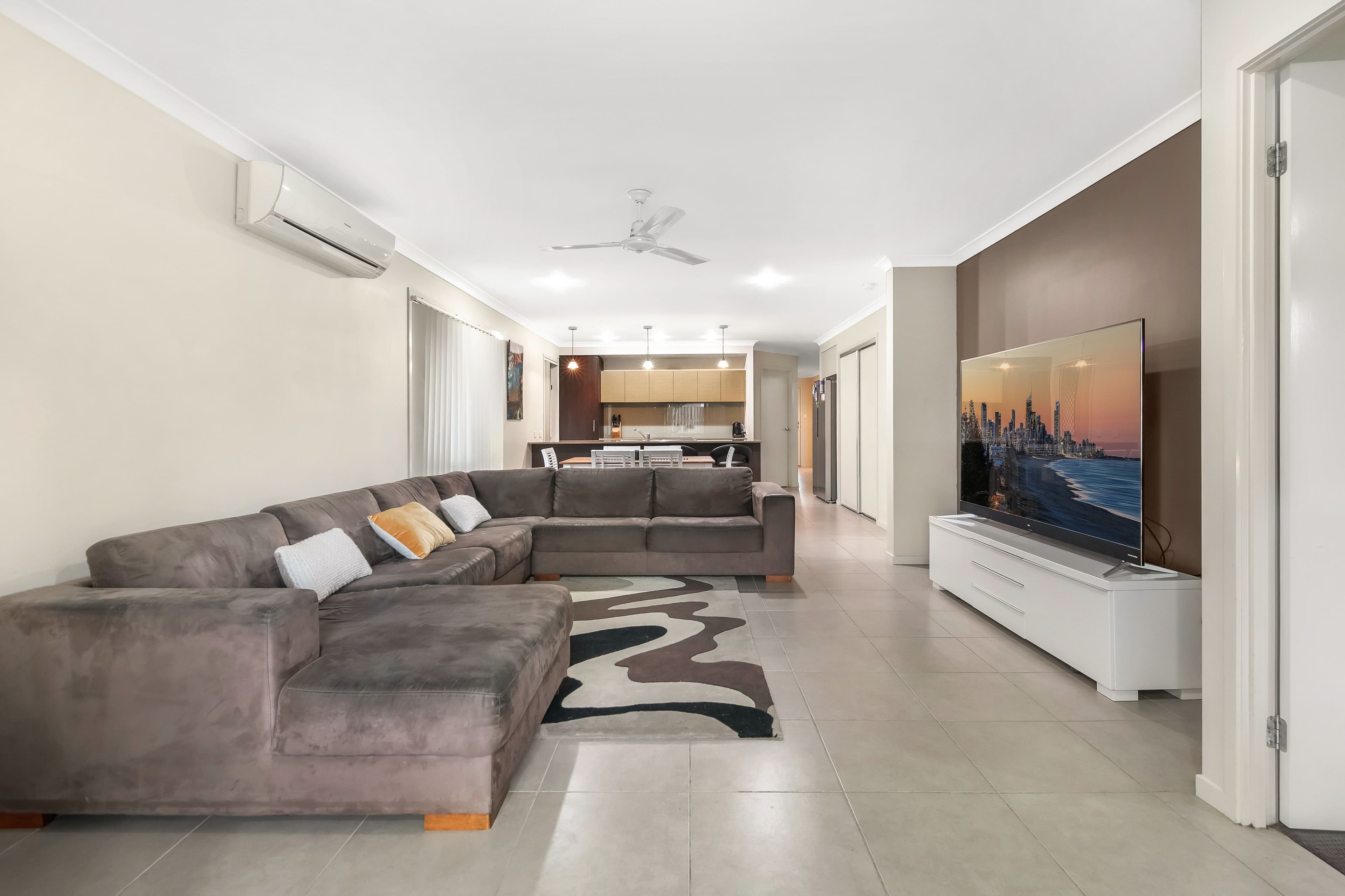 8 Summerstone Place, Maudsland QLD 4210, Maudsland - Thumbnail 4