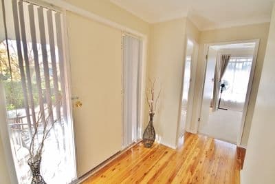 8 William Street, Young - Thumbnail 2