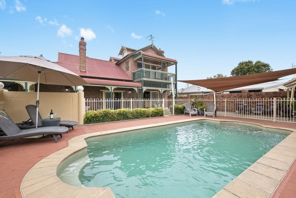 3 Russell Street, Horseshoe Bend - Thumbnail 3